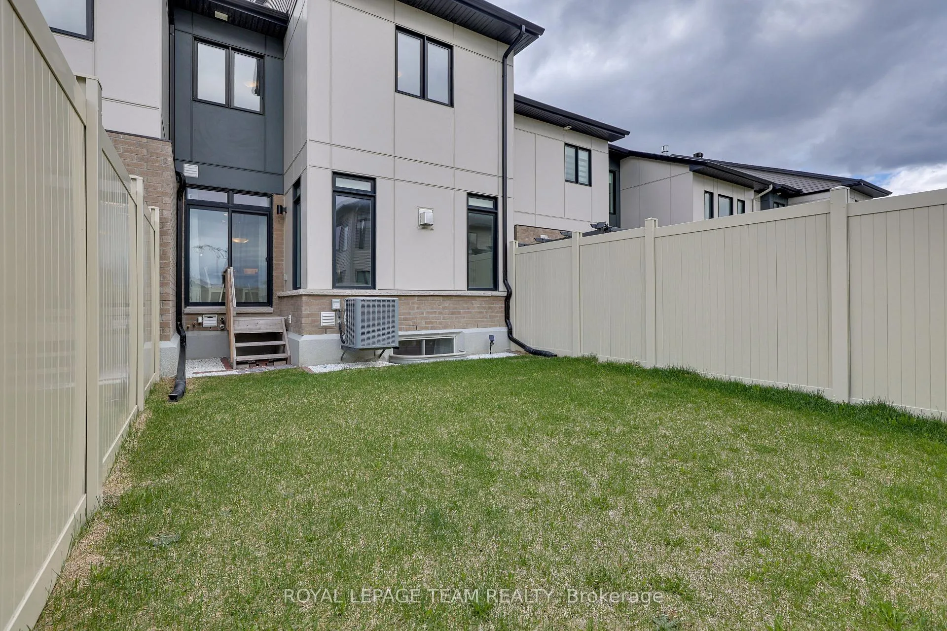 Photo 34 of 506 Cobra Crescent, Ottawa, Kanata - Emerald Meadows/Trailwest — HOMEH