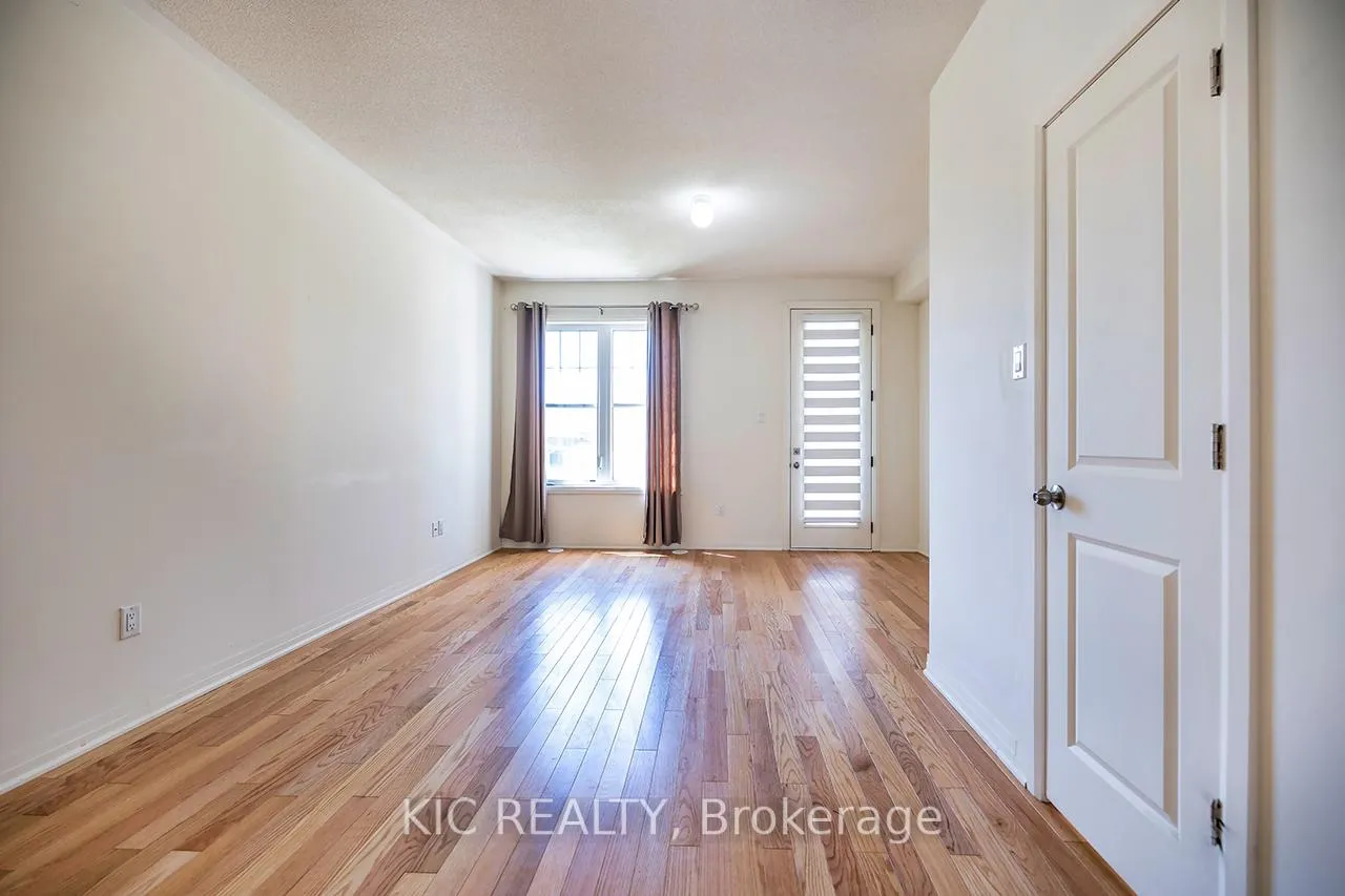 Photo 10 of 1557 Green Road, Clarington, Bowmanville — HOMEH