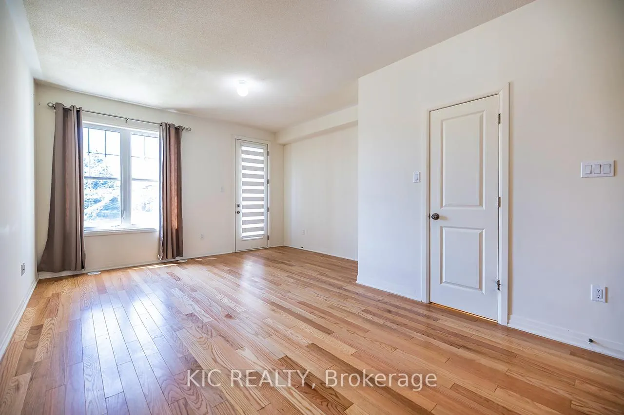 Photo 11 of 1557 Green Road, Clarington, Bowmanville — HOMEH