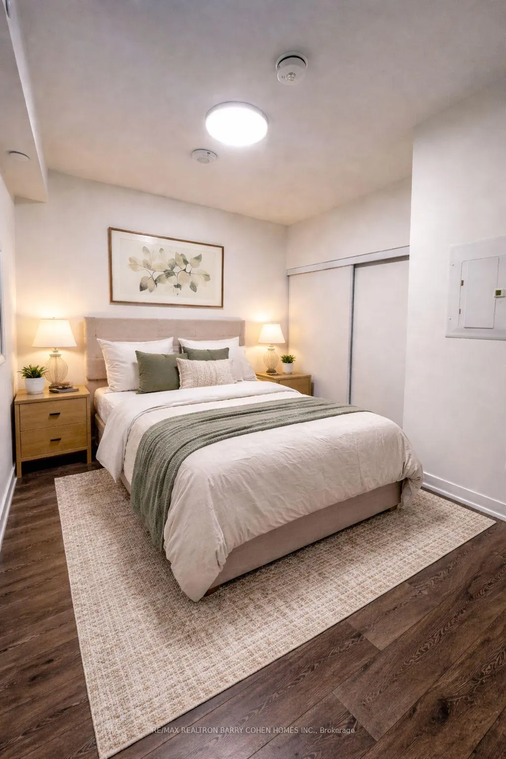Photo 4 of Unit 421, 117 Broadway Avenue, Toronto, Mount Pleasant West — HOMEH