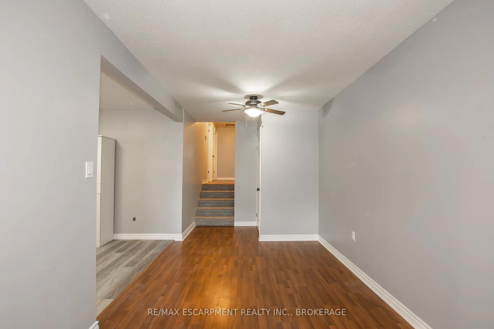 Photo 5 of Unit Upper, 81 Marc Boulevard, Welland, Lincoln/Crowland — HOMEH