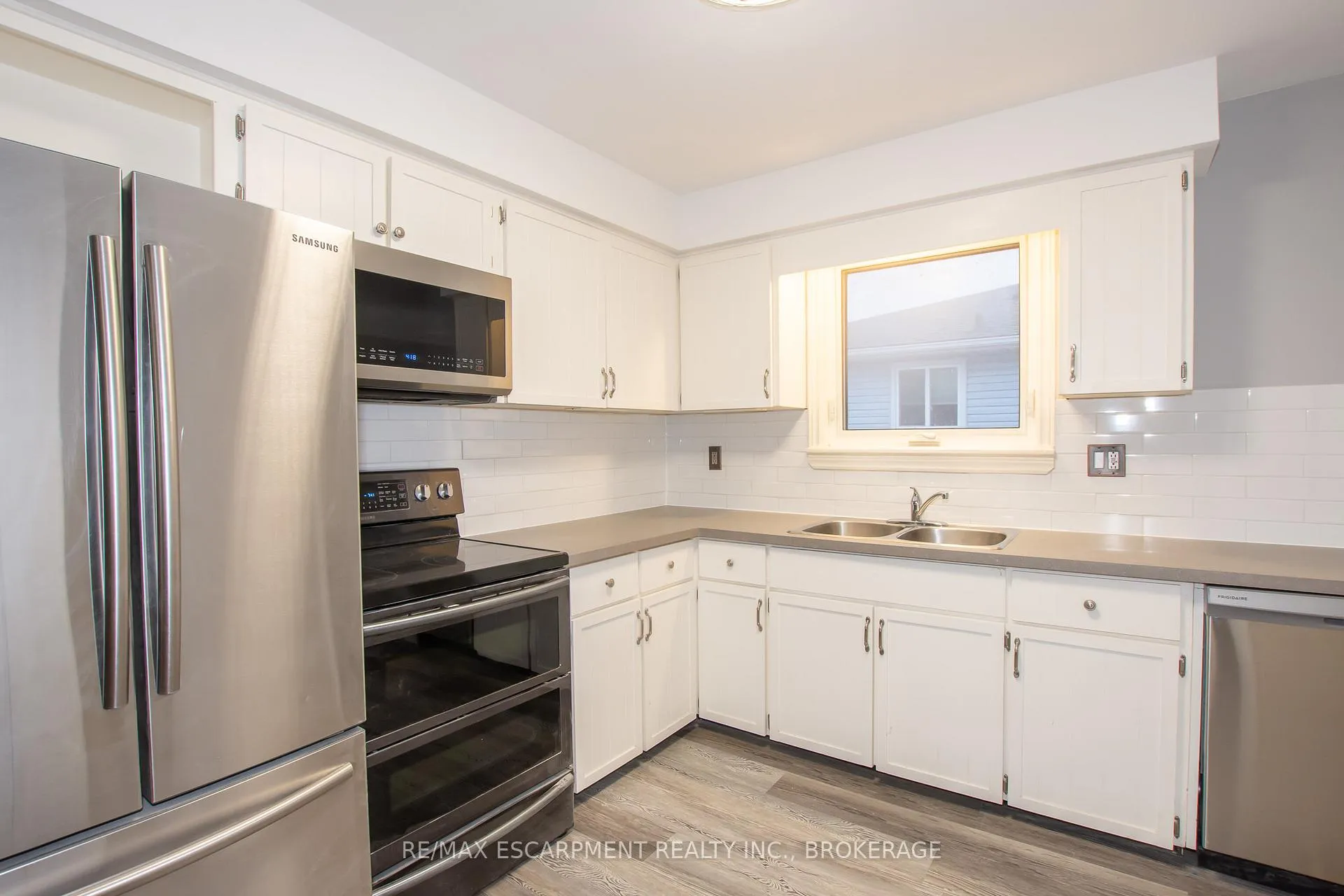 Photo 8 of Unit Upper, 81 Marc Boulevard, Welland, Lincoln/Crowland — HOMEH