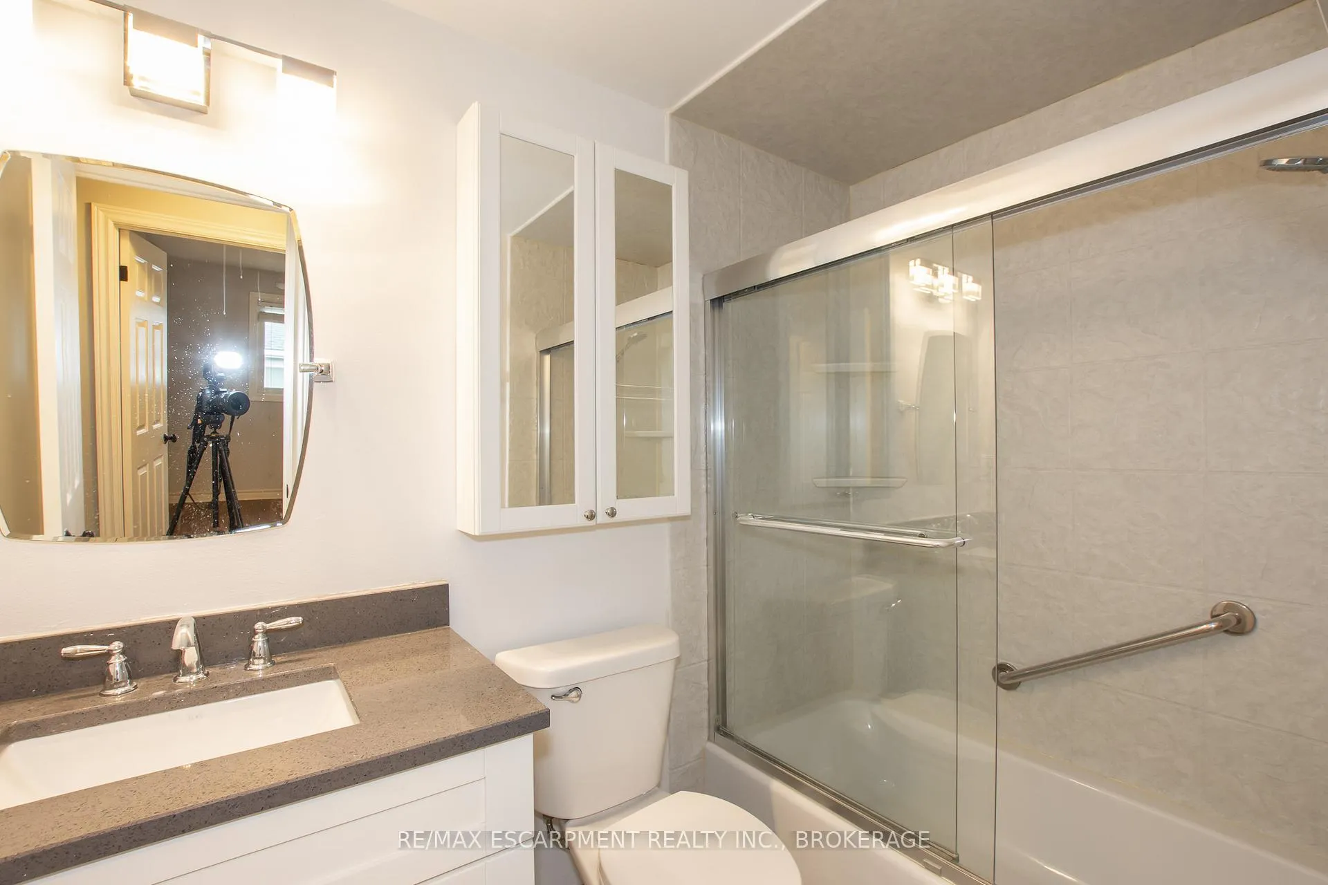 Photo 15 of Unit Upper, 81 Marc Boulevard, Welland, Lincoln/Crowland — HOMEH