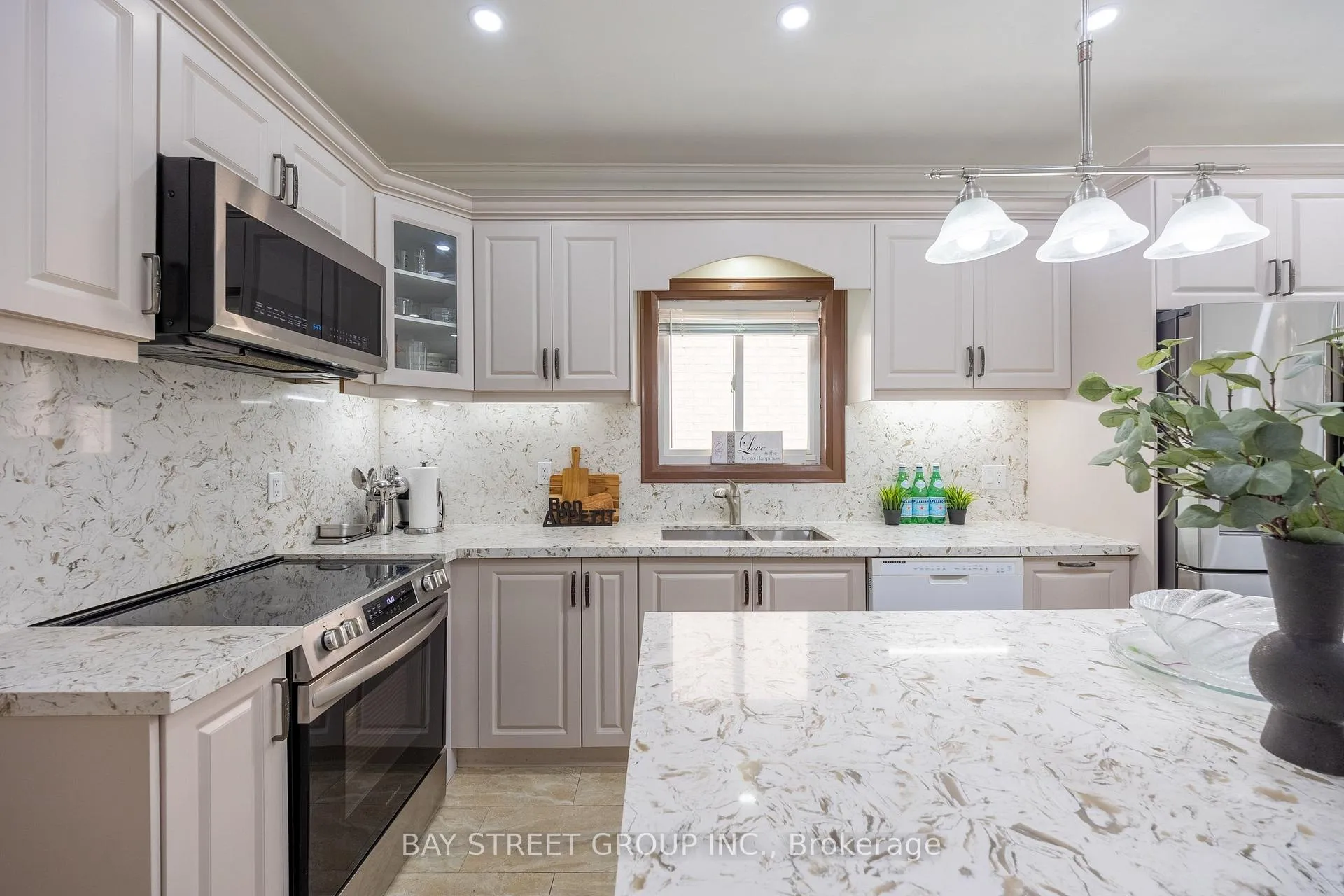 Photo 13 of 7 Orchid Drive, Brampton, Northwest Sandalwood Parkway — HOMEH