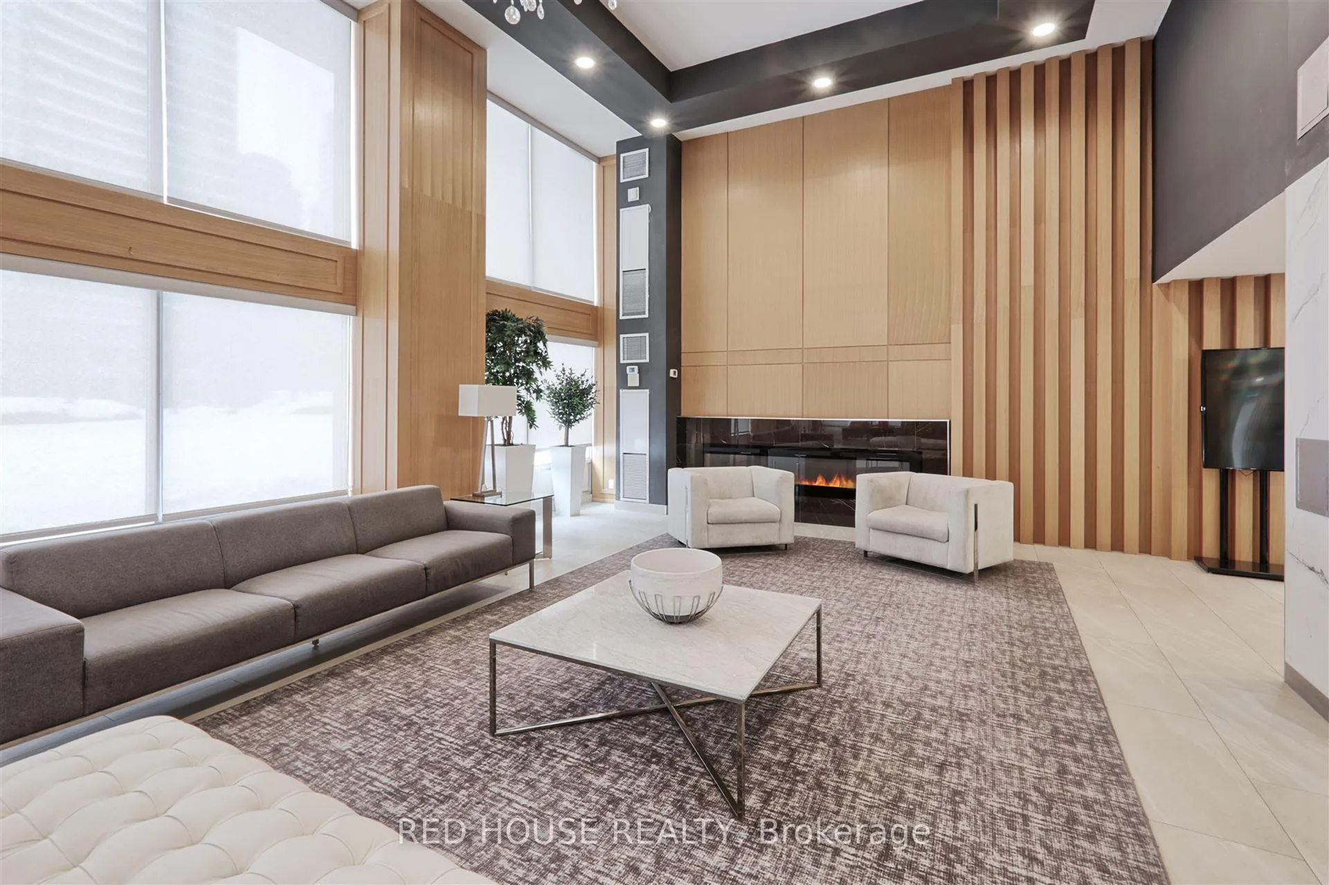 Photo 2 of Unit 705, 3590 Kaneff Crescent, Mississauga, Mississauga Valleys — HOMEH