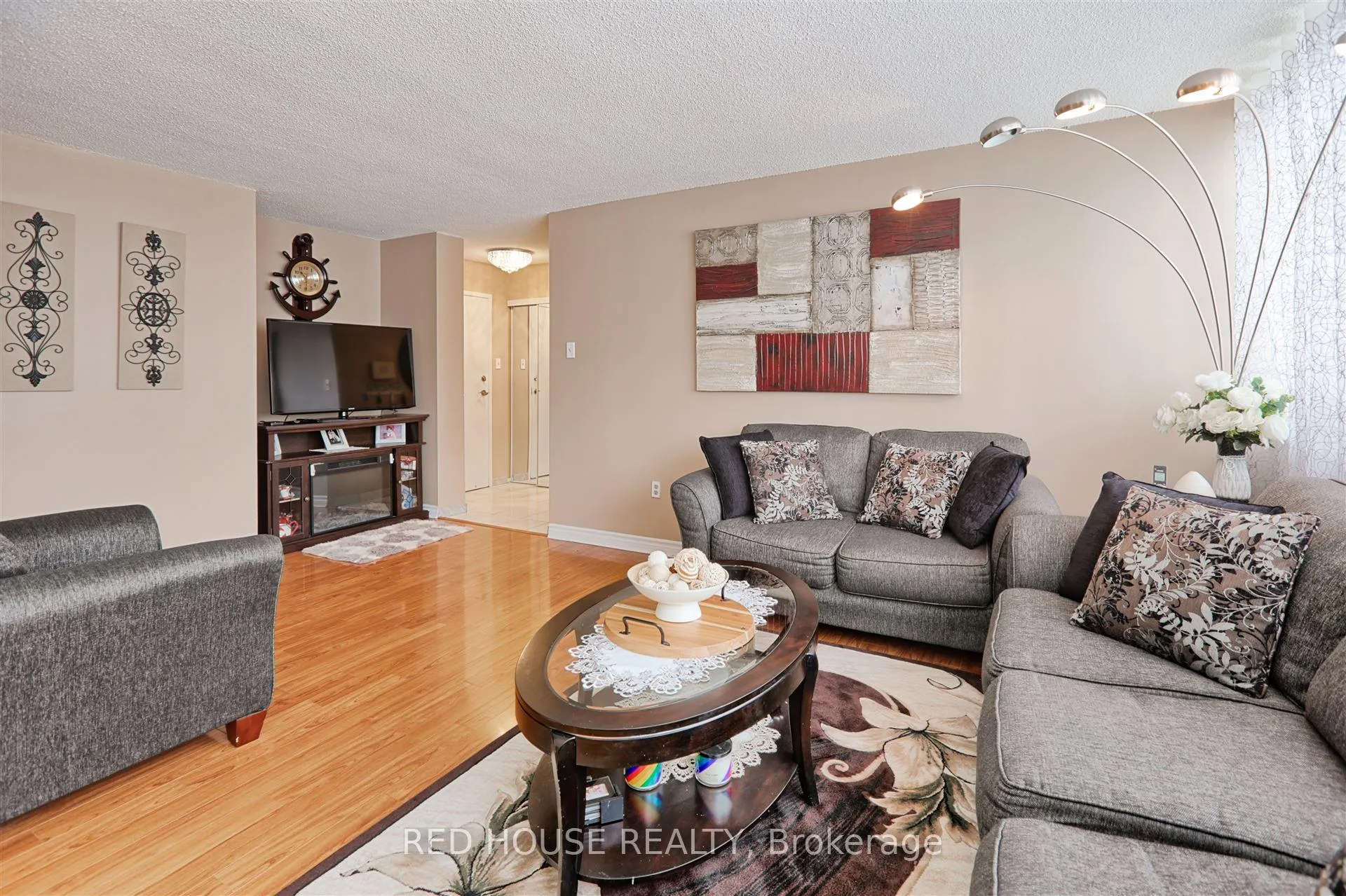 Photo 6 of Unit 705, 3590 Kaneff Crescent, Mississauga, Mississauga Valleys — HOMEH