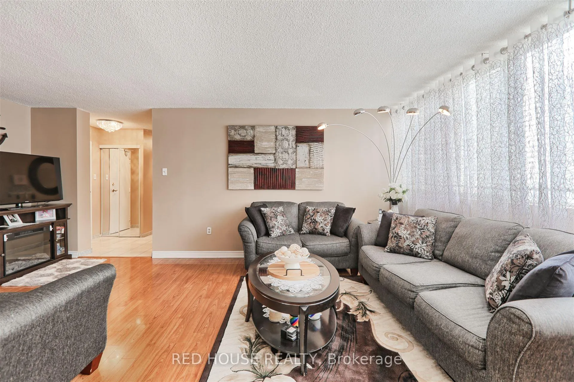 Photo 9 of Unit 705, 3590 Kaneff Crescent, Mississauga, Mississauga Valleys — HOMEH