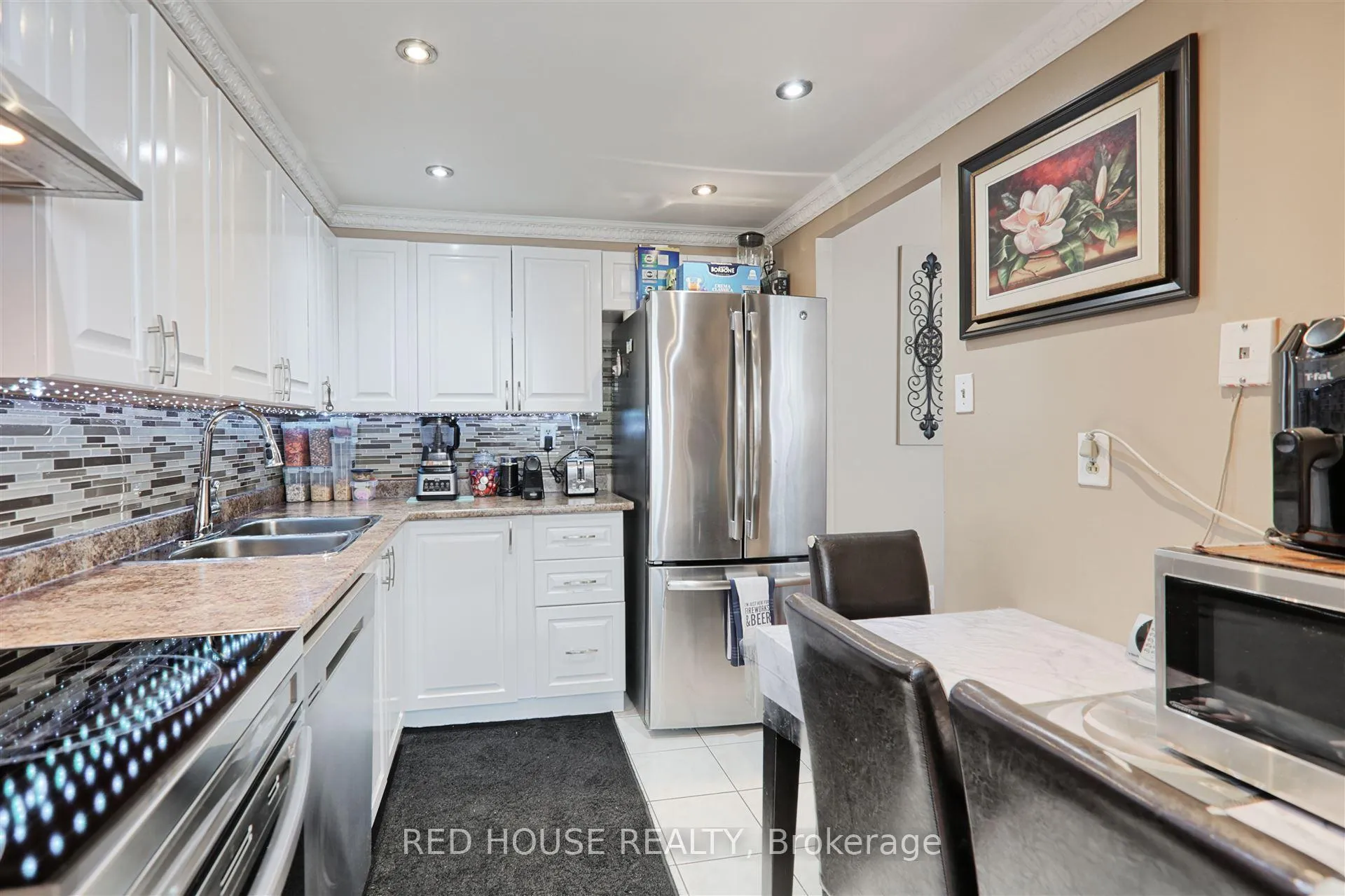 Photo 14 of Unit 705, 3590 Kaneff Crescent, Mississauga, Mississauga Valleys — HOMEH