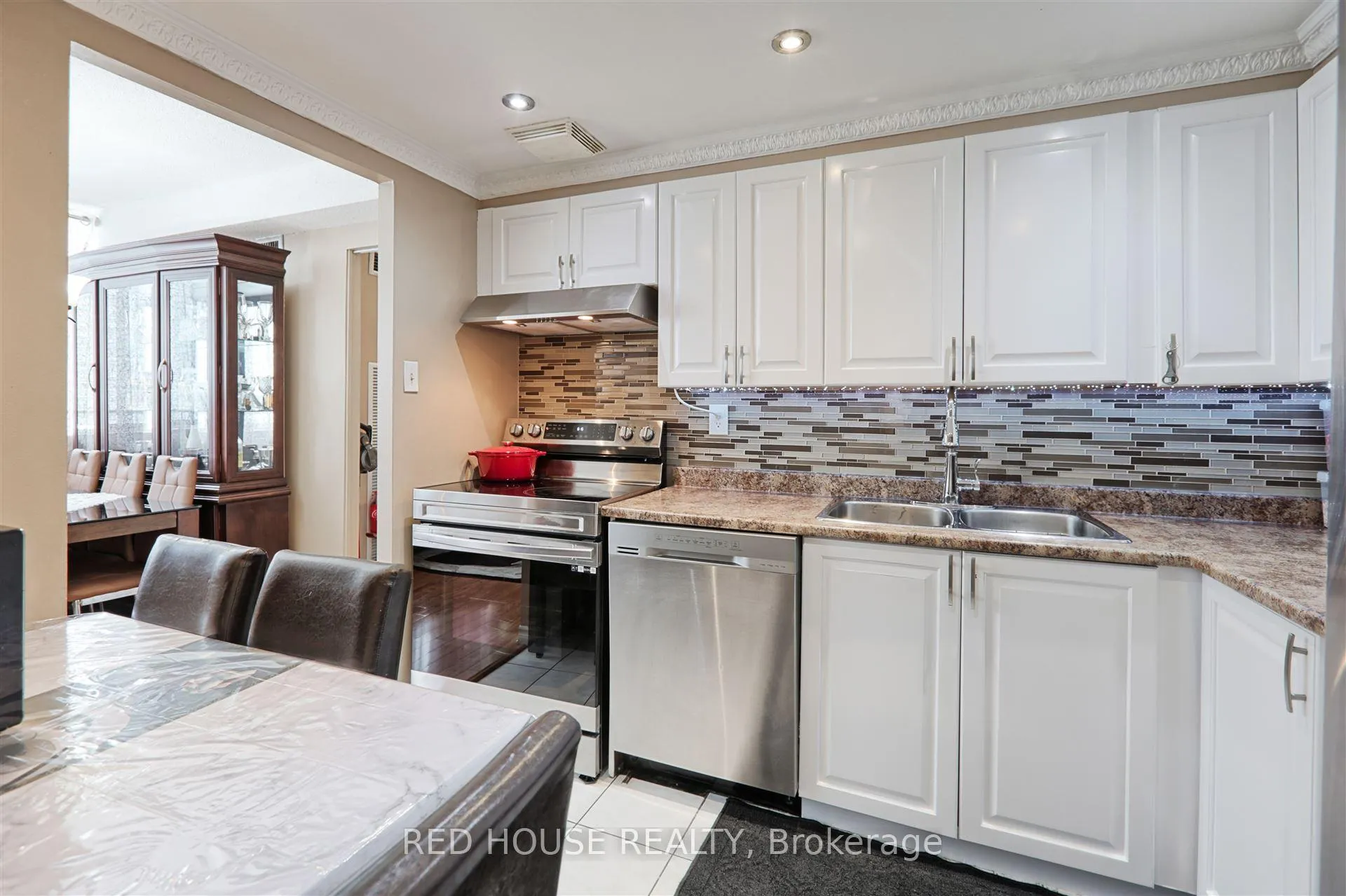 Photo 15 of Unit 705, 3590 Kaneff Crescent, Mississauga, Mississauga Valleys — HOMEH
