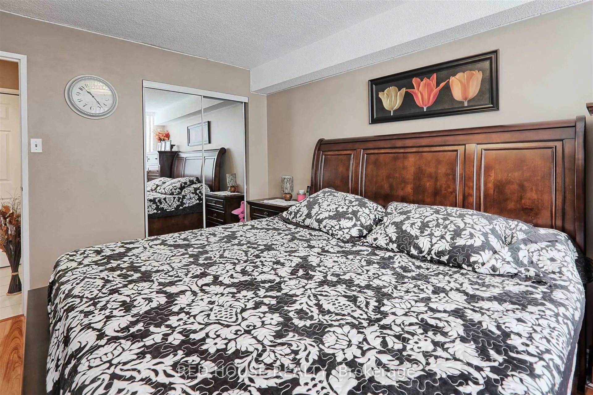 Photo 19 of Unit 705, 3590 Kaneff Crescent, Mississauga, Mississauga Valleys — HOMEH