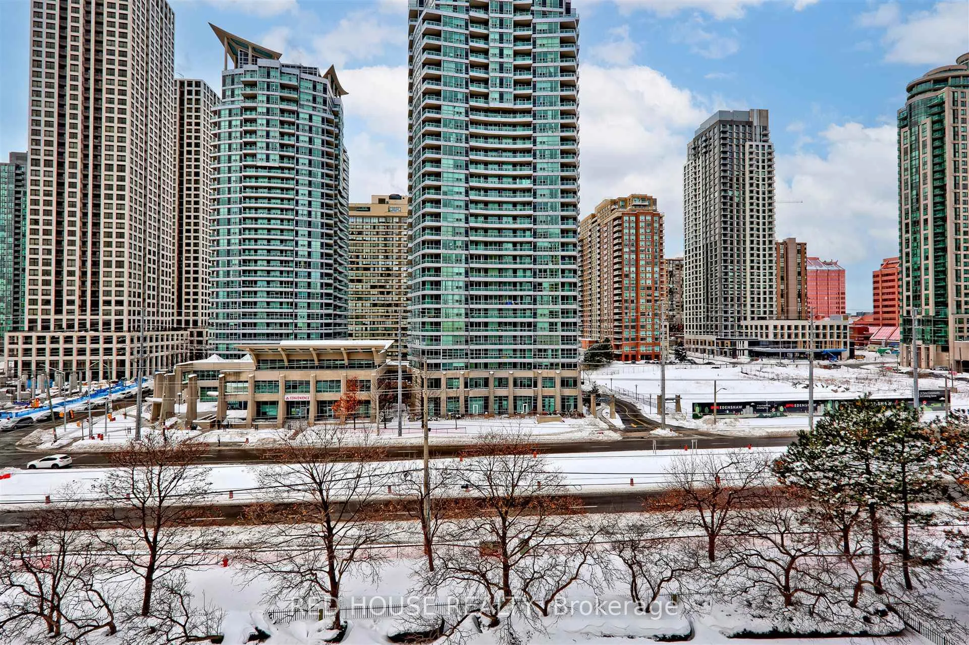Photo 28 of Unit 705, 3590 Kaneff Crescent, Mississauga, Mississauga Valleys — HOMEH