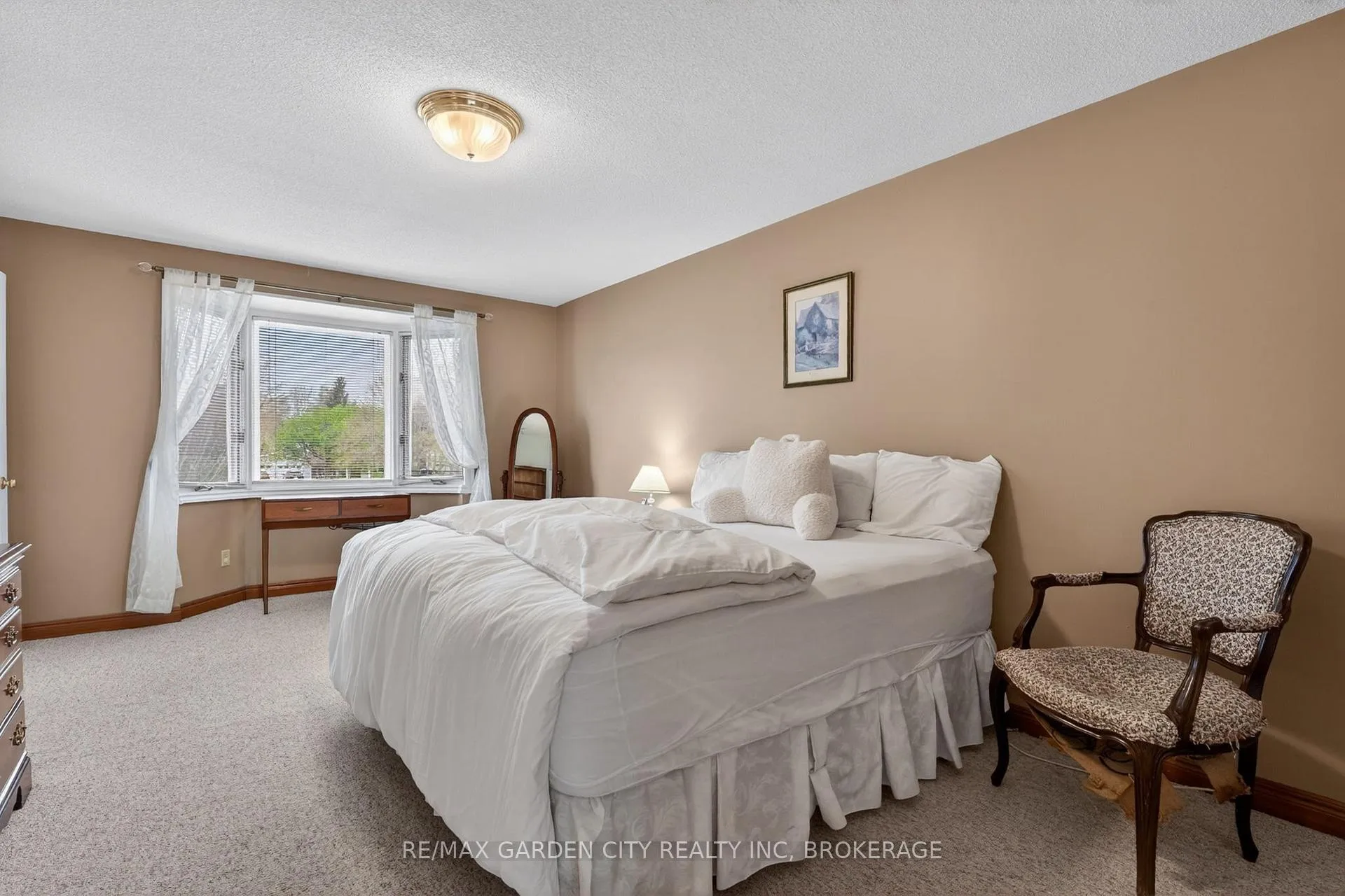 Photo 26 of 8 Christina Court, Welland, N. Welland — HOMEH