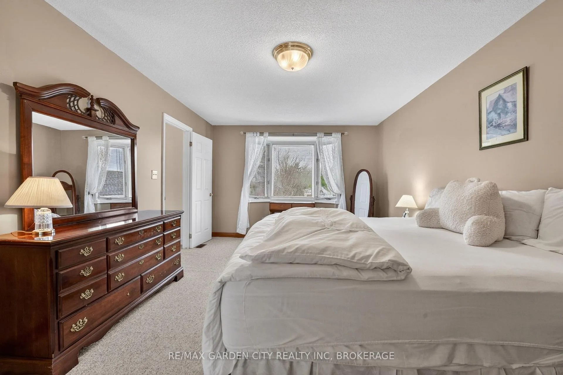 Photo 27 of 8 Christina Court, Welland, N. Welland — HOMEH