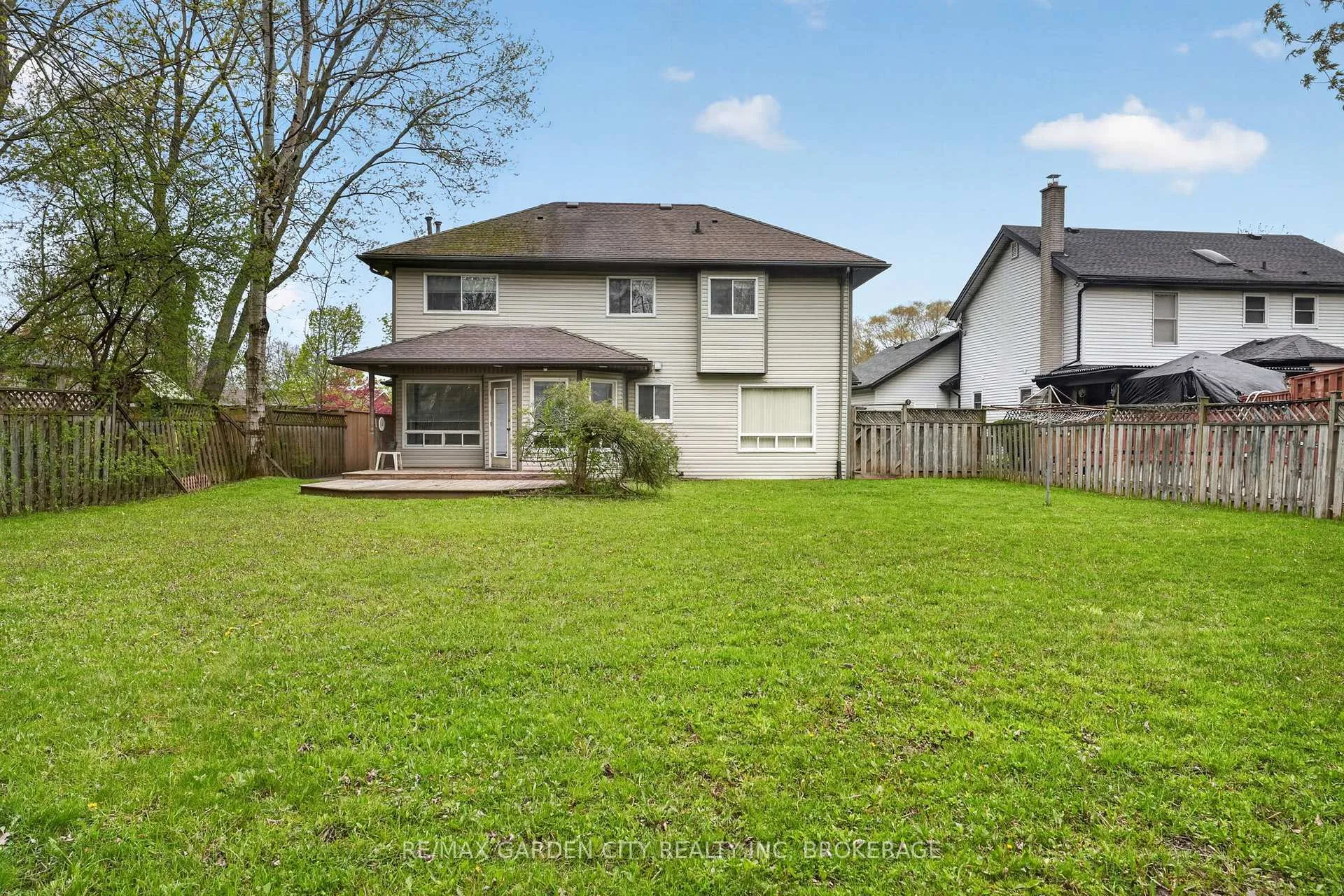 Photo 39 of 8 Christina Court, Welland, N. Welland — HOMEH
