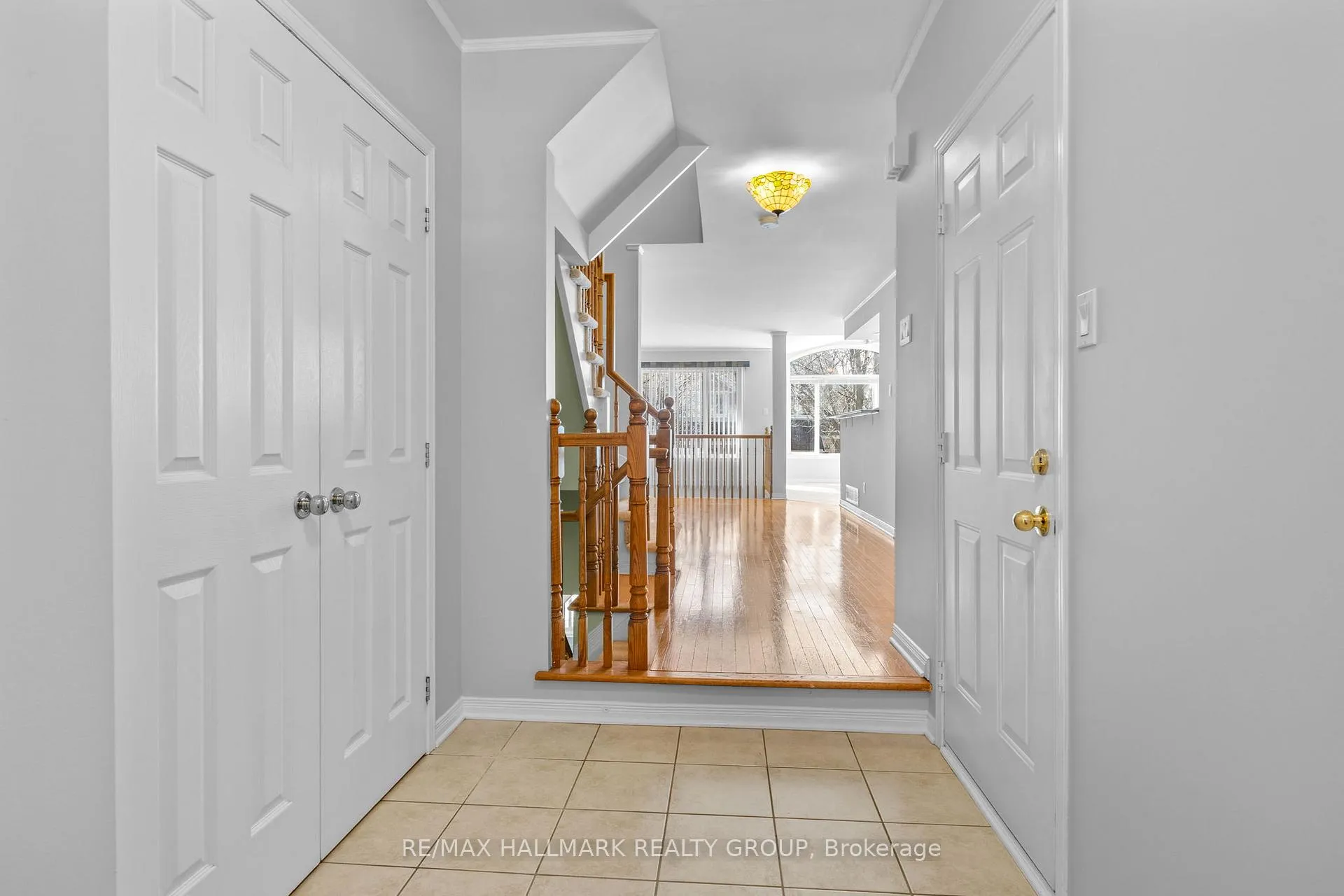 Photo 4 of 16 Maxton Private, Ottawa, Beacon Hill South — HOMEH