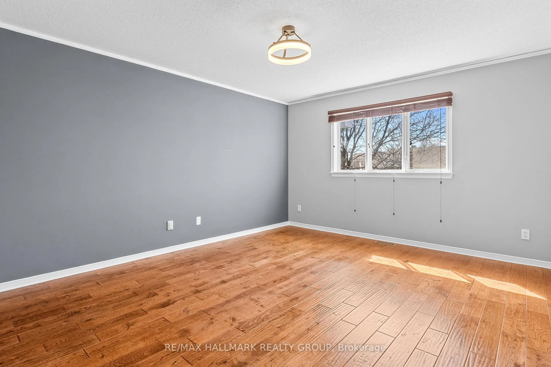 Photo 17 of 16 Maxton Private, Ottawa, Beacon Hill South — HOMEH