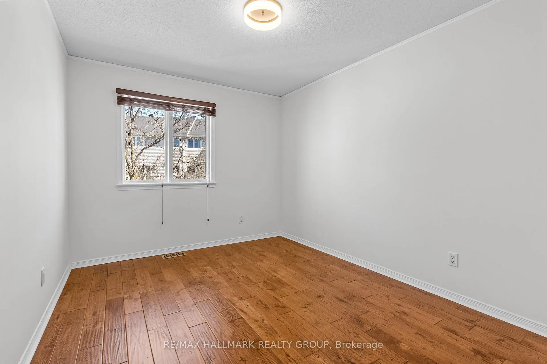 Photo 24 of 16 Maxton Private, Ottawa, Beacon Hill South — HOMEH