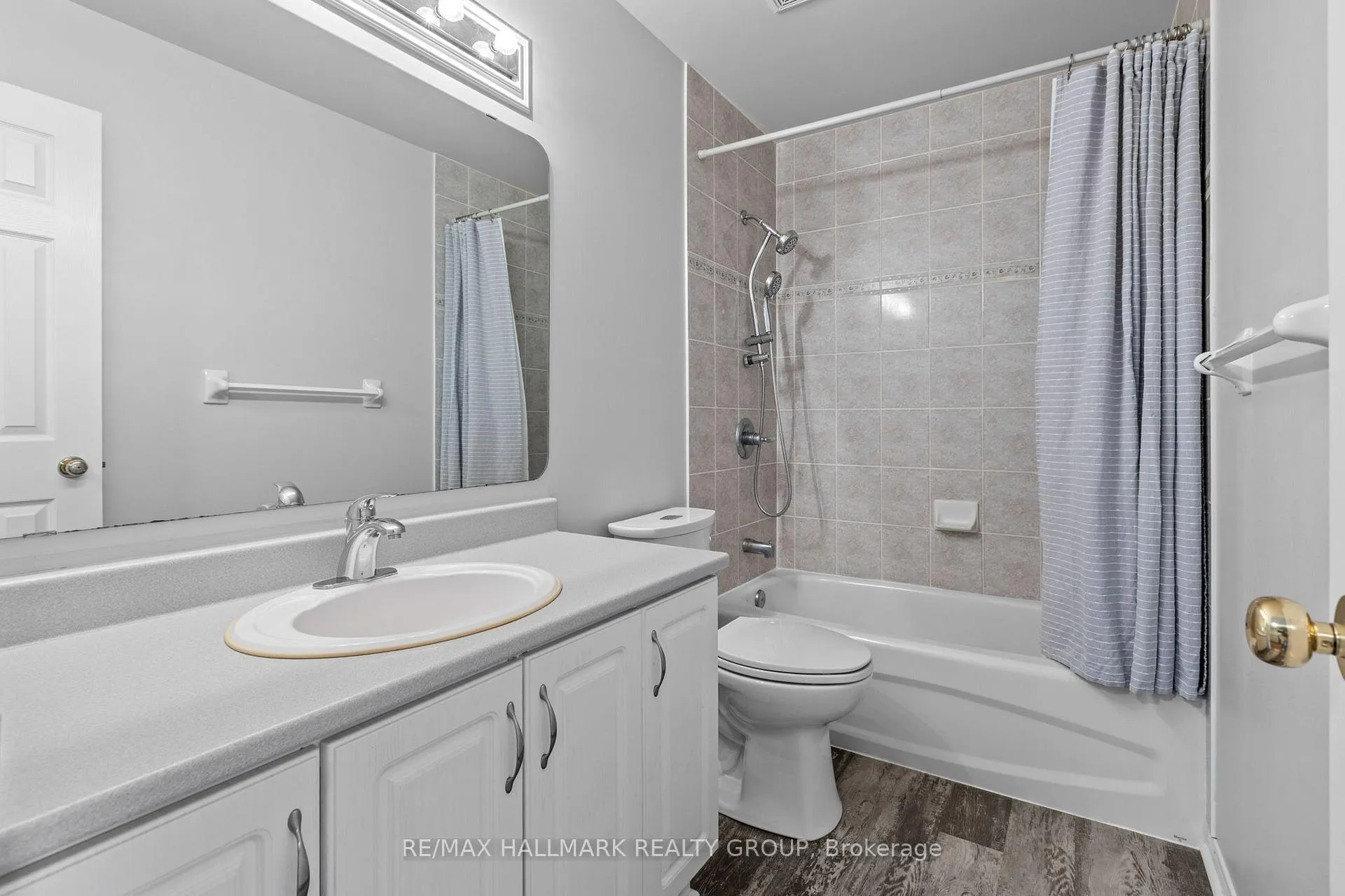 Photo 29 of 16 Maxton Private, Ottawa, Beacon Hill South — HOMEH
