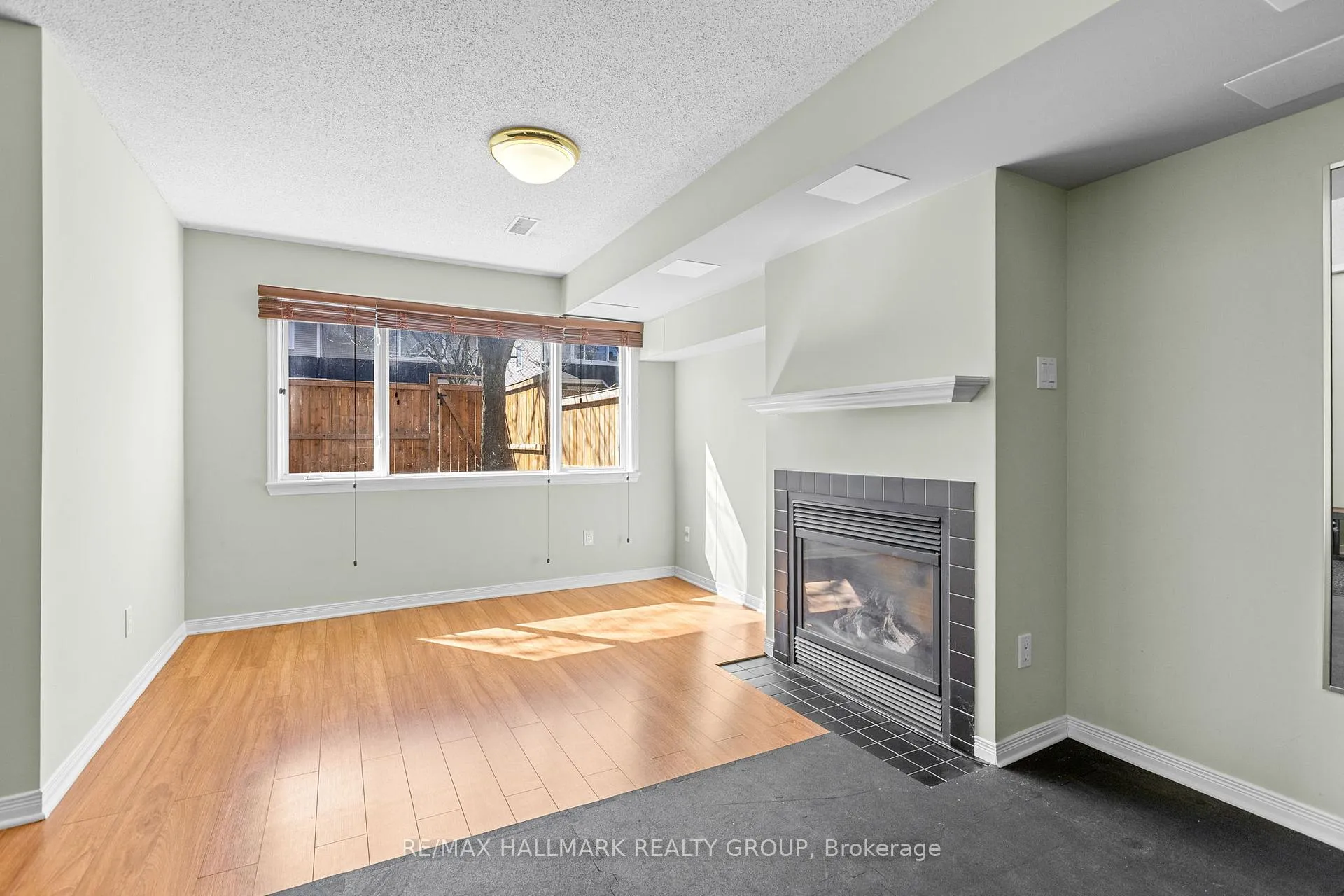 Photo 33 of 16 Maxton Private, Ottawa, Beacon Hill South — HOMEH