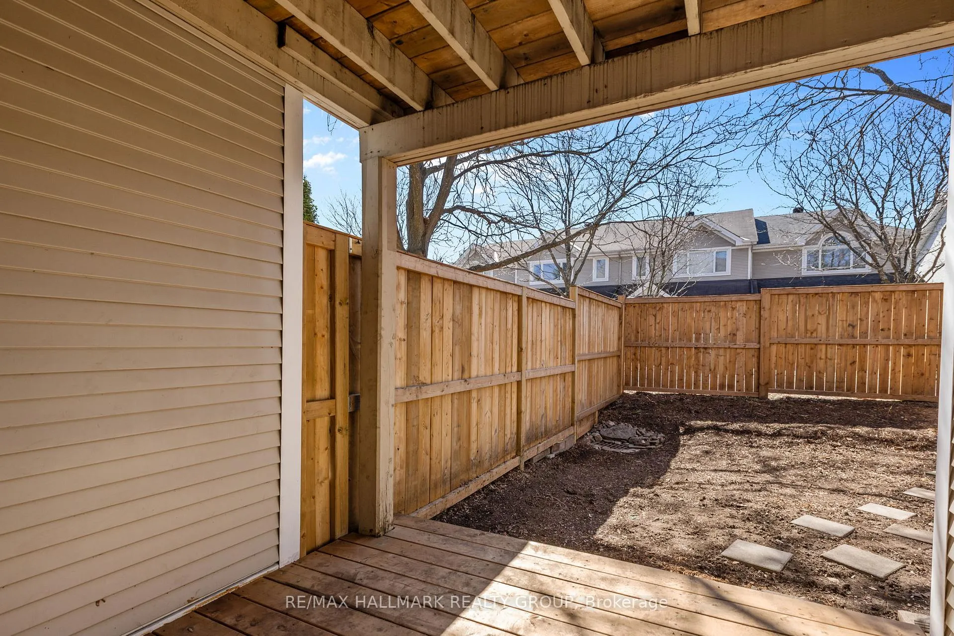 Photo 34 of 16 Maxton Private, Ottawa, Beacon Hill South — HOMEH