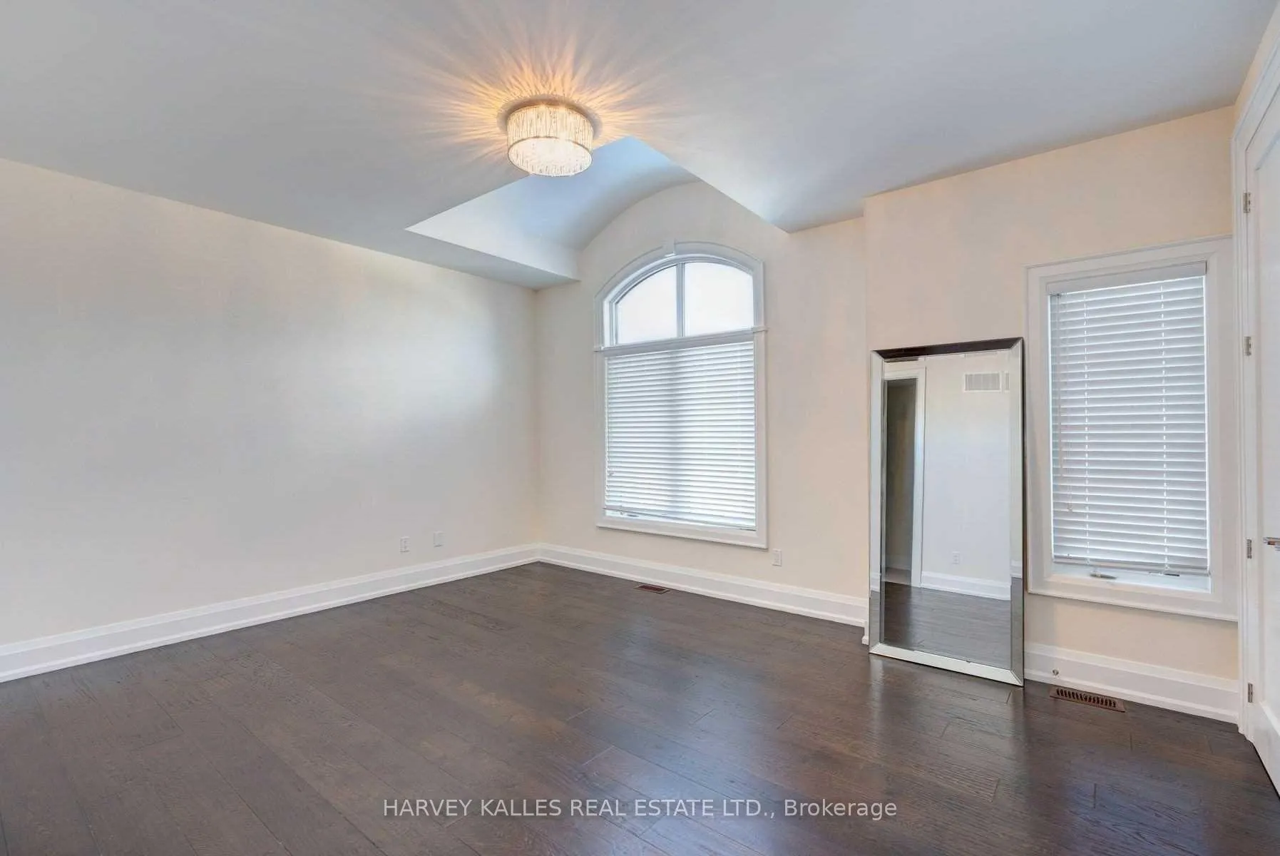 Photo 16 of 76 Baldry Avenue, Vaughan, Patterson — HOMEH