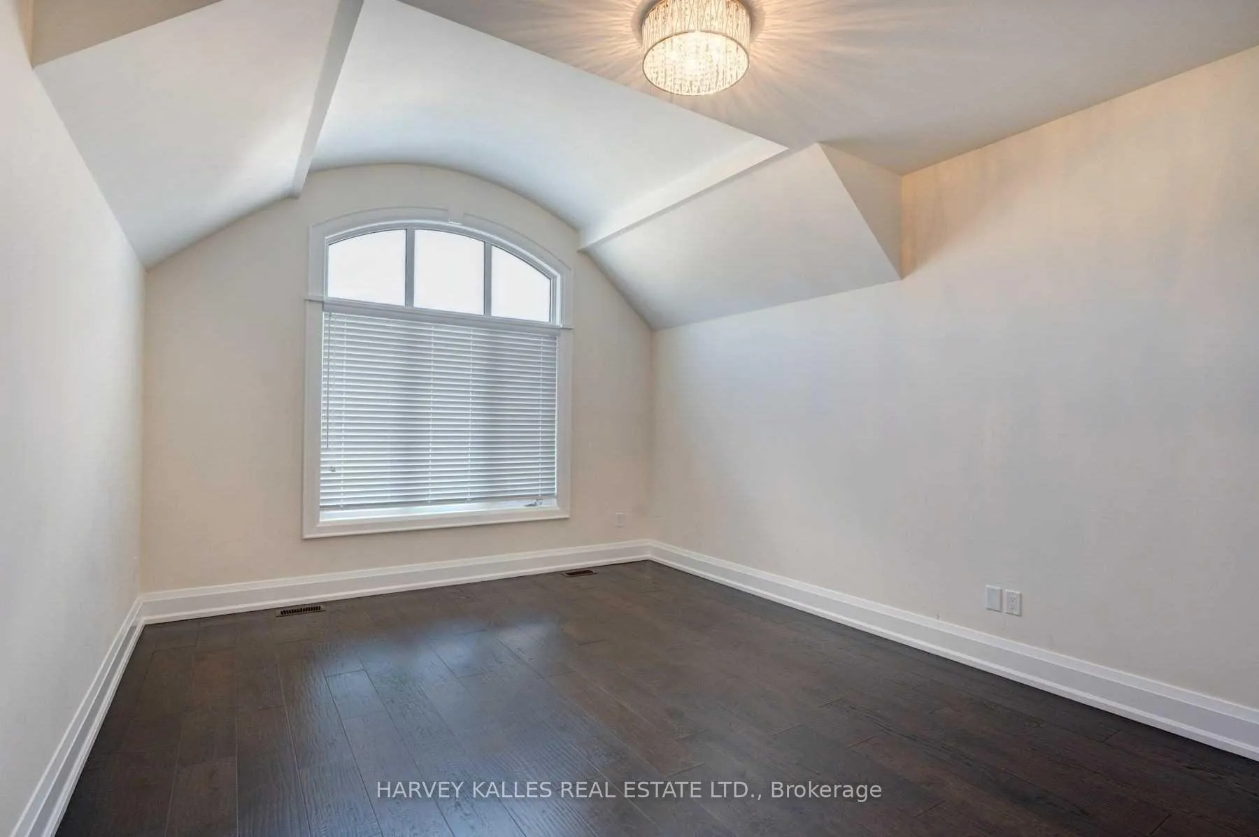Photo 18 of 76 Baldry Avenue, Vaughan, Patterson — HOMEH