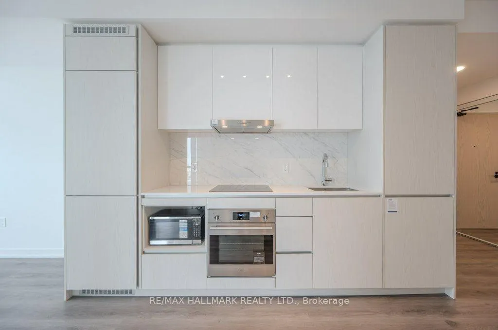 Photo 6 of Unit 2710, 28 Interchange Way, Vaughan, Vaughan Corporate Centre — HOMEH