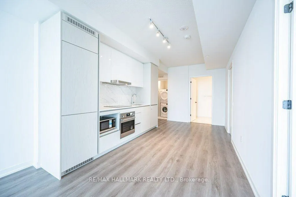 Photo 7 of Unit 2710, 28 Interchange Way, Vaughan, Vaughan Corporate Centre — HOMEH