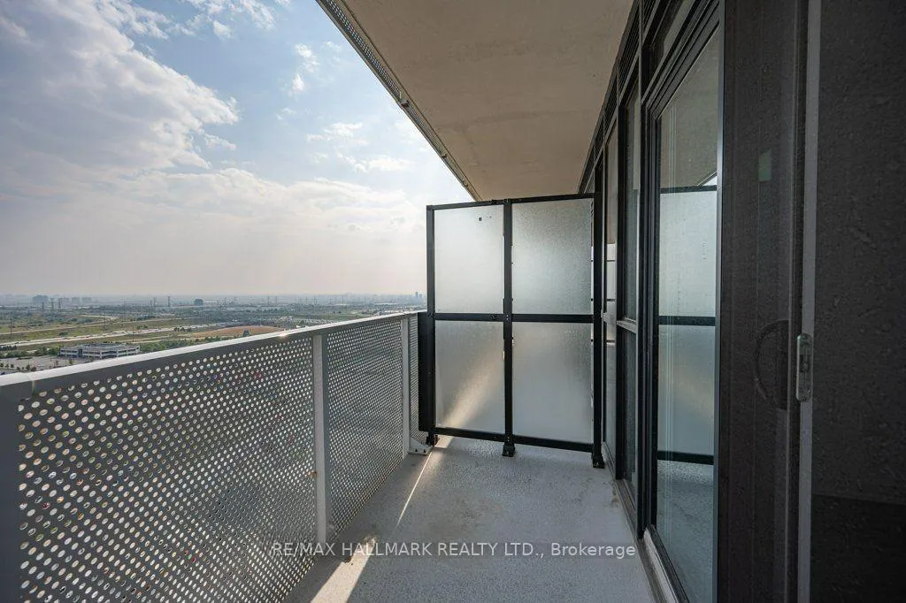 Photo 17 of Unit 2710, 28 Interchange Way, Vaughan, Vaughan Corporate Centre — HOMEH