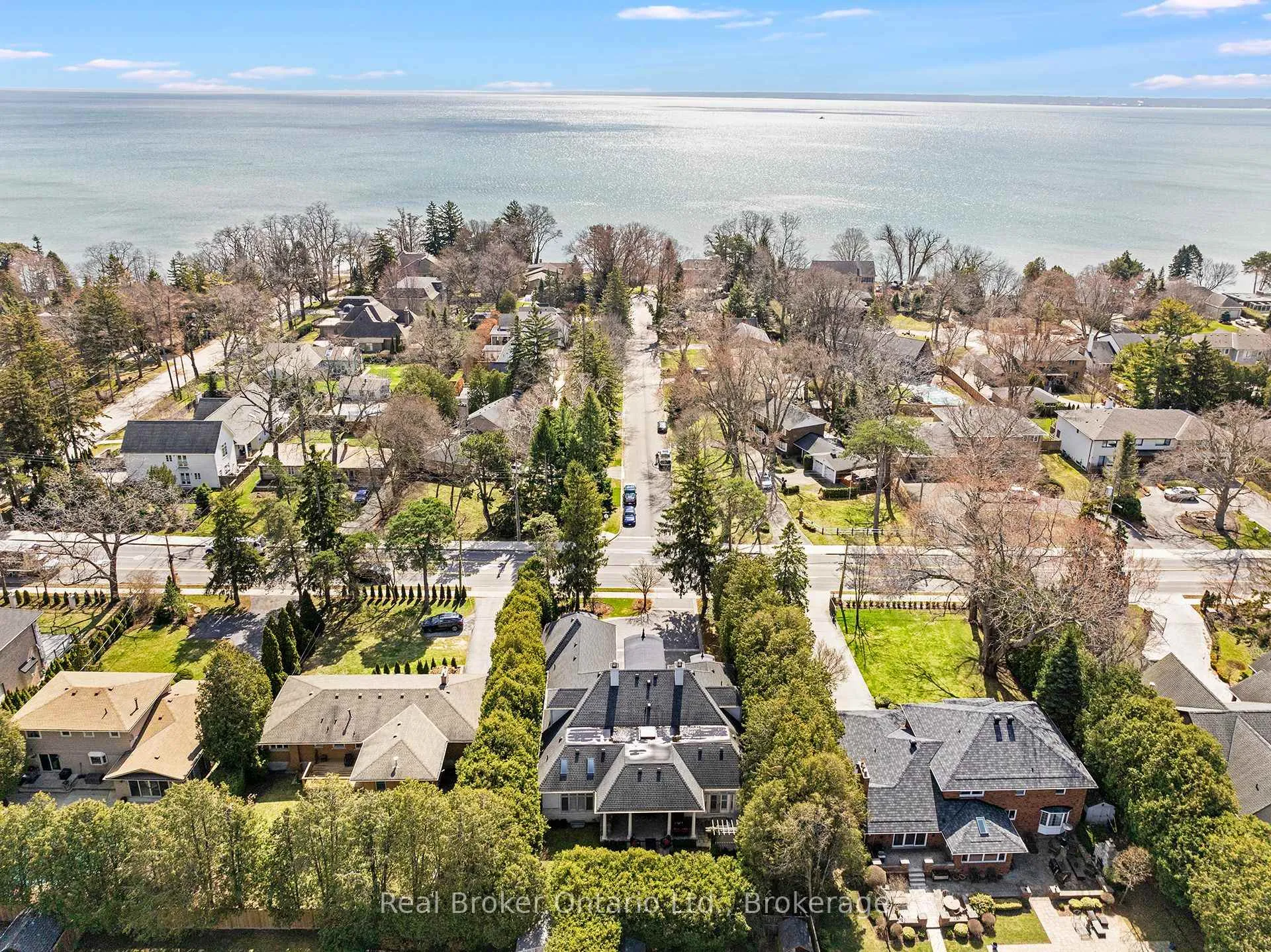 Photo 2 of 4507 Lakeshore Road, Burlington, Shoreacres — HOMEH