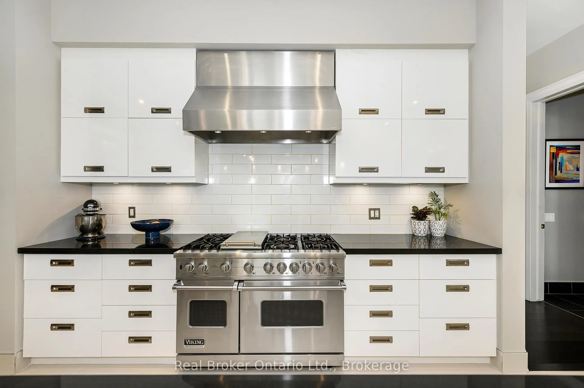 Photo 8 of 4507 Lakeshore Road, Burlington, Shoreacres — HOMEH