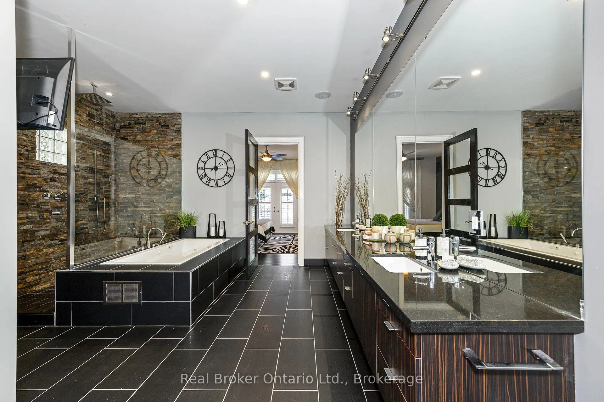 Photo 22 of 4507 Lakeshore Road, Burlington, Shoreacres — HOMEH