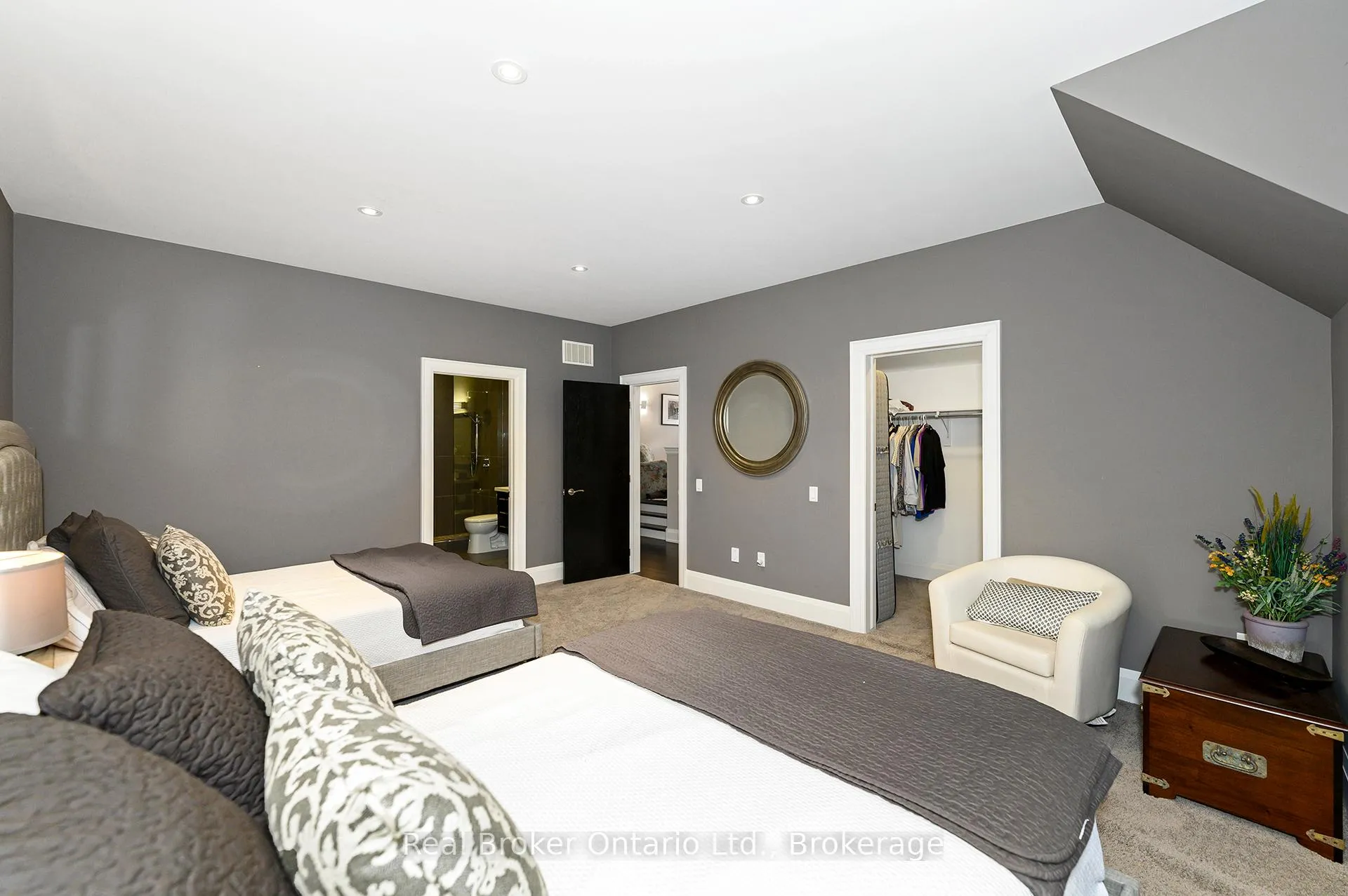 Photo 32 of 4507 Lakeshore Road, Burlington, Shoreacres — HOMEH