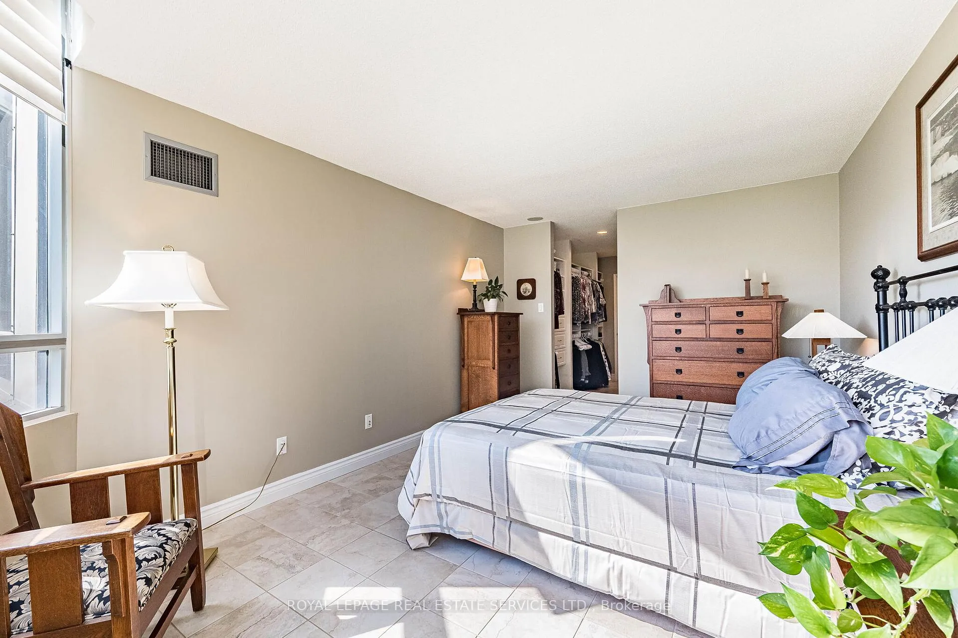Photo 14 of Unit 102, 310 Mill Street S, Brampton, Brampton South — HOMEH