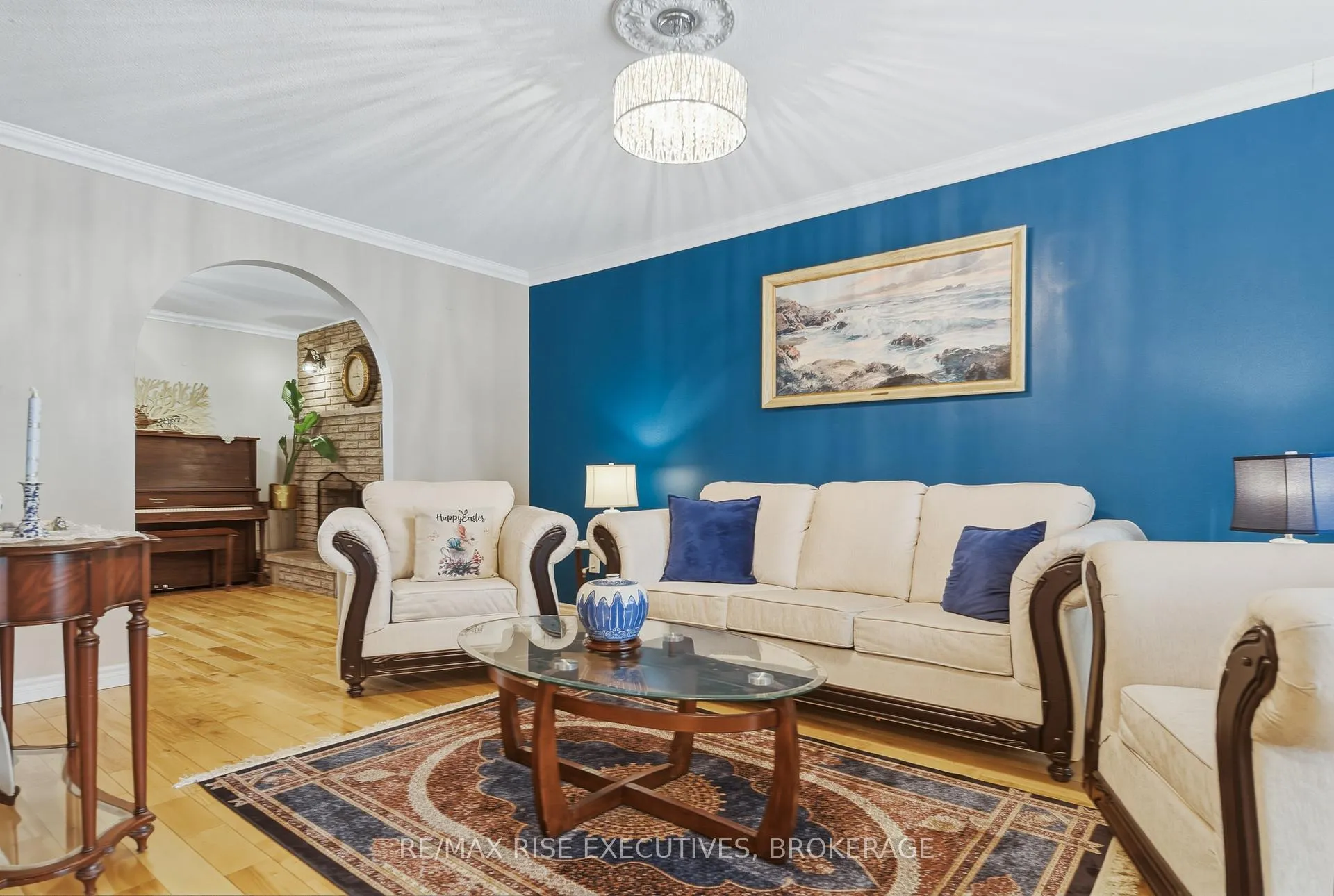 Photo 6 of 526 Canterbury Crescent, Kingston, City Southwest — HOMEH
