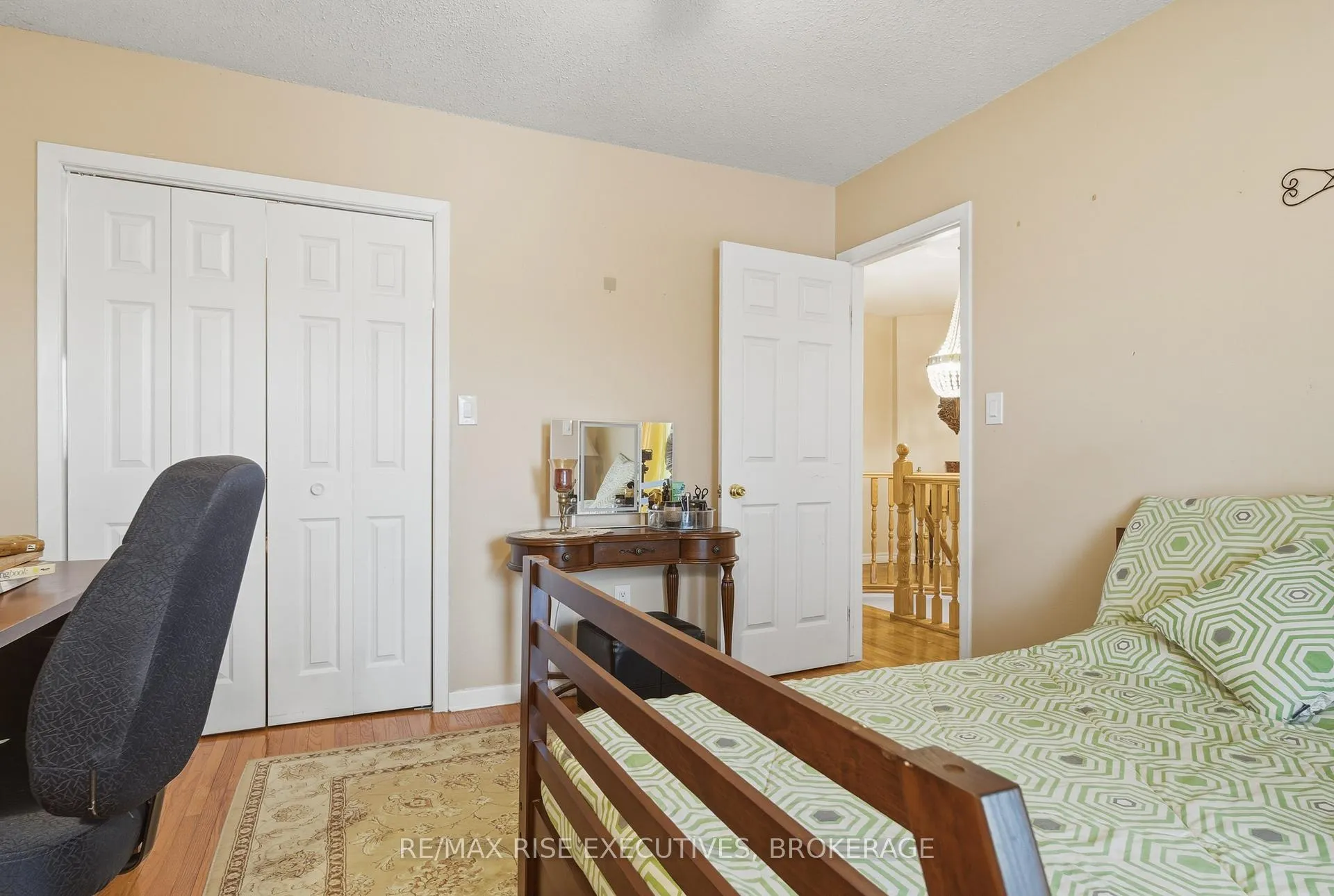 Photo 31 of 526 Canterbury Crescent, Kingston, City Southwest — HOMEH