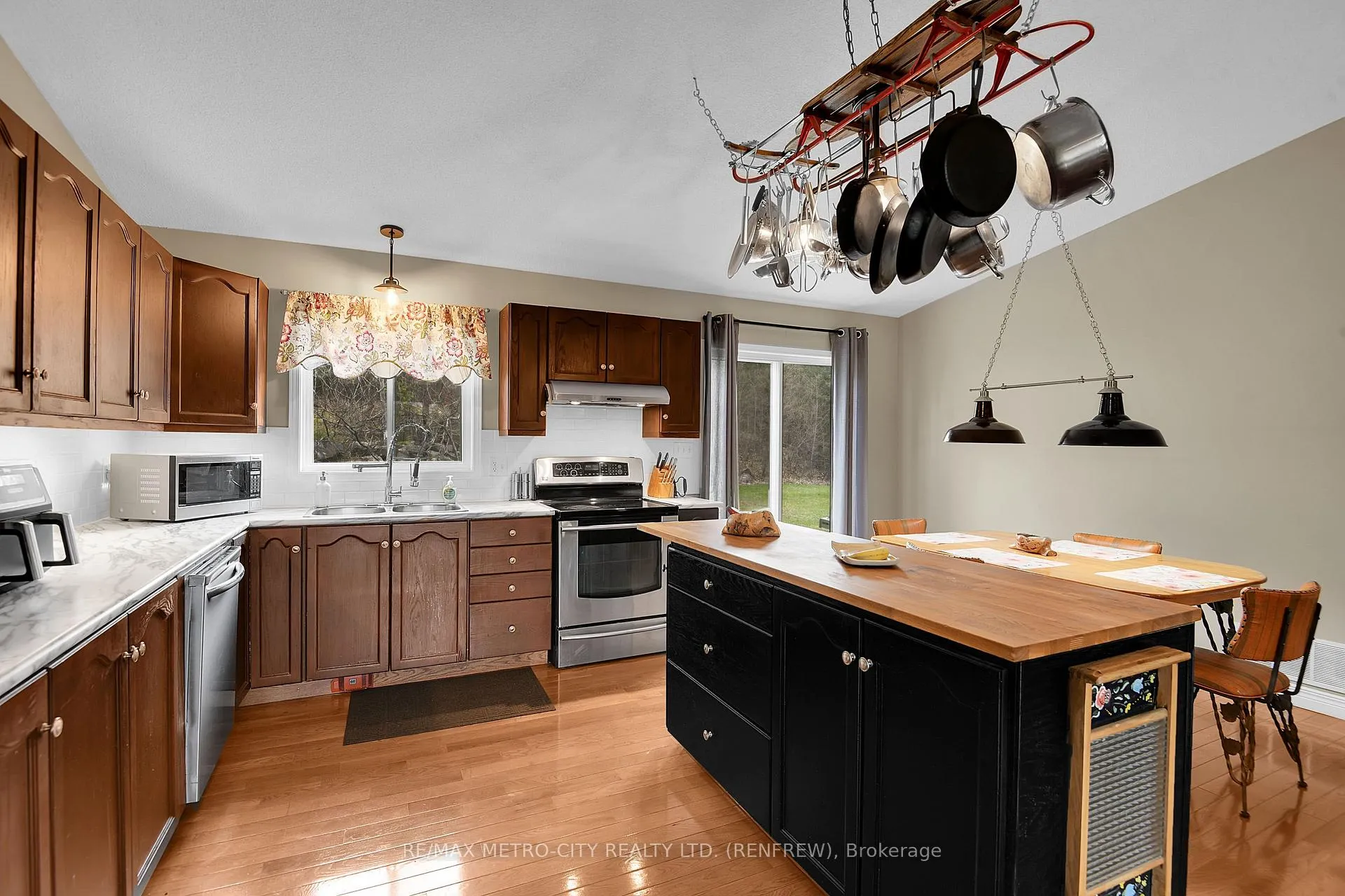 Photo 15 of 1003 Grant Road, Greater Madawaska — HOMEH