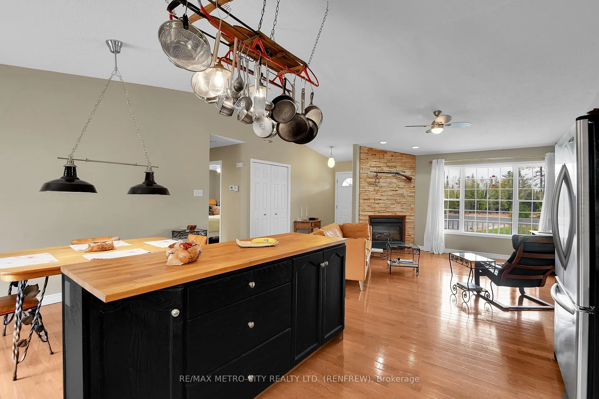 Photo 16 of 1003 Grant Road, Greater Madawaska — HOMEH