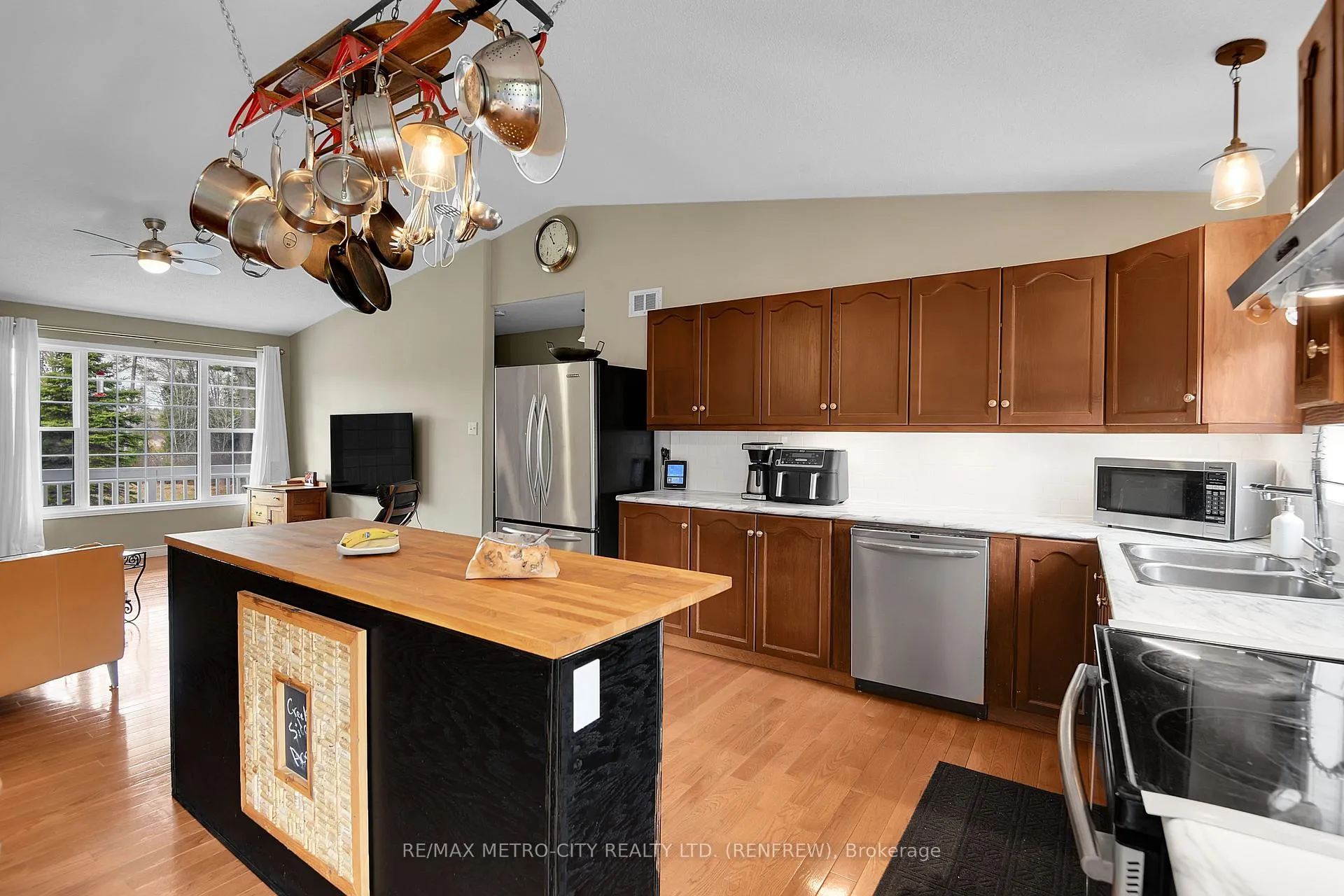 Photo 17 of 1003 Grant Road, Greater Madawaska — HOMEH