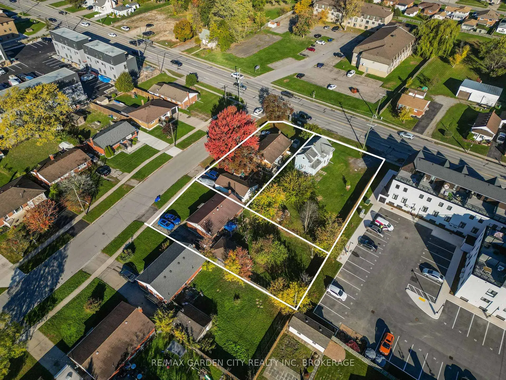 Photo 4 of 6560 Mcleod Road, Niagara Falls, Oldfield — HOMEH