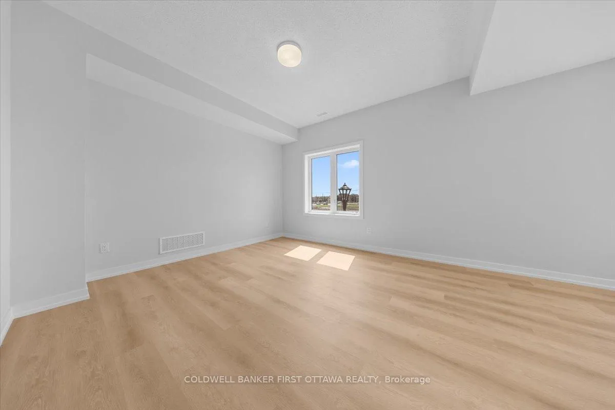 Photo 6 of 516 Celestine Private, Ottawa, Barrhaven - Heritage Park — HOMEH