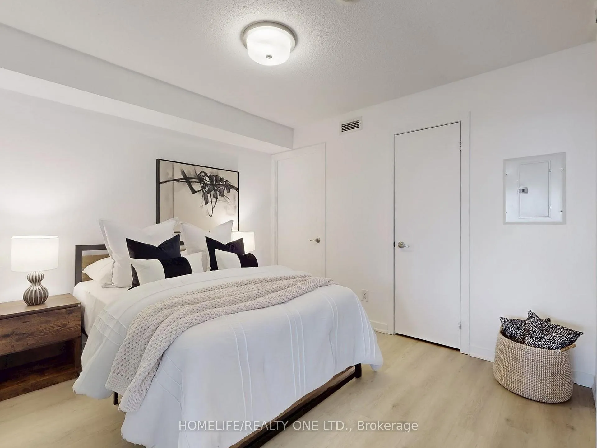 Photo 20 of Unit 2003, 38 Joe Shuster Way, Toronto, South Parkdale — HOMEH