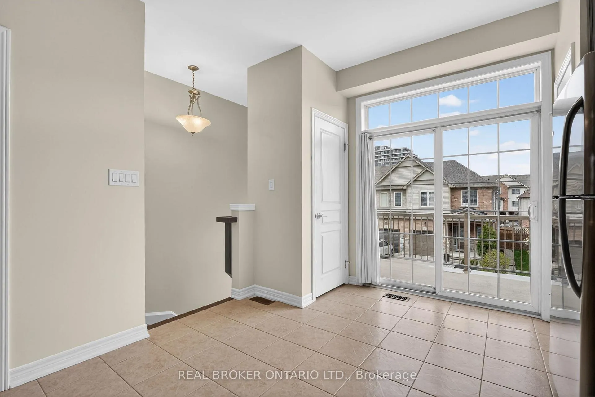 Photo 10 of Unit 13, 541 Winston Road, Grimsby, Grimsby Beach — HOMEH