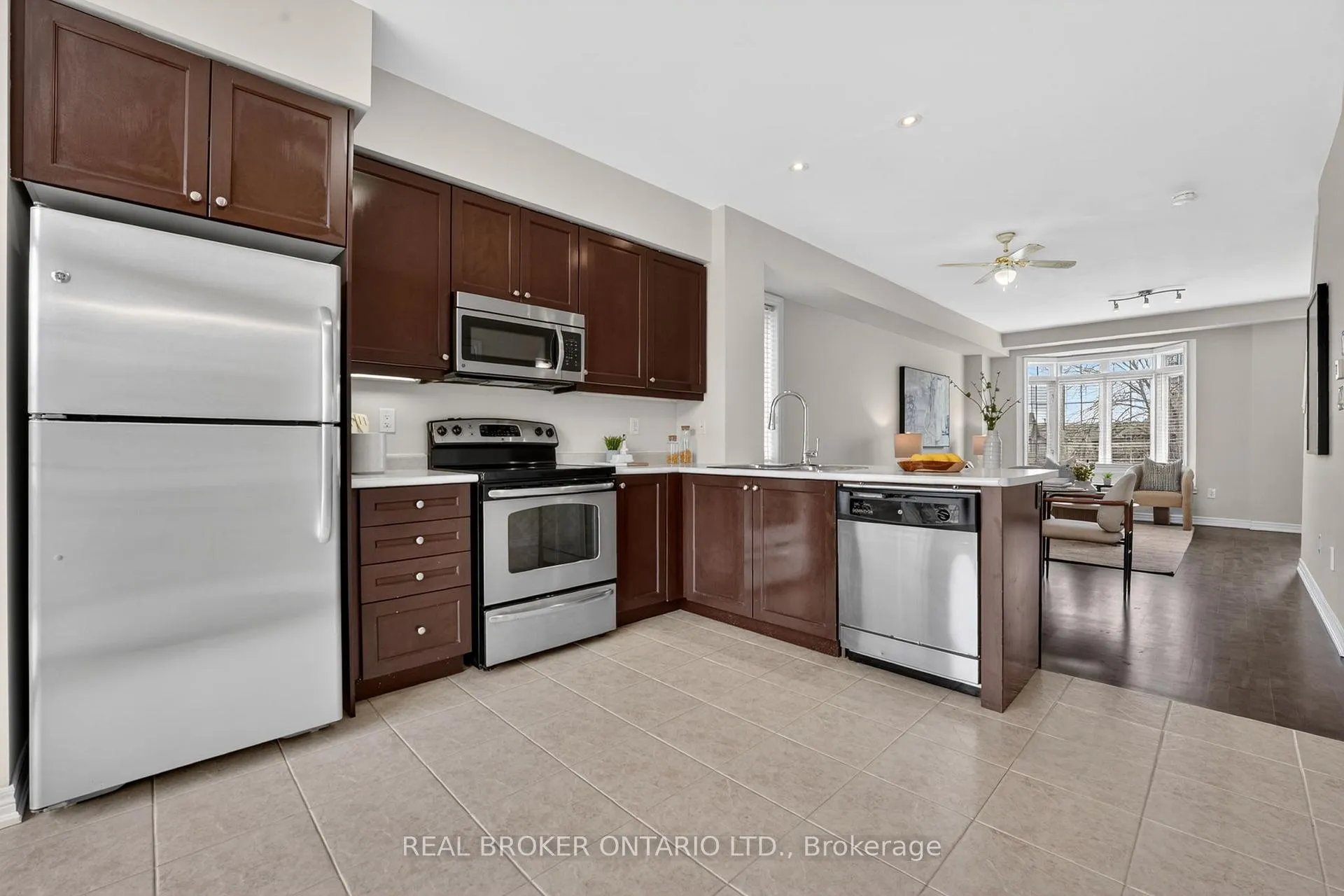 Photo 12 of Unit 13, 541 Winston Road, Grimsby, Grimsby Beach — HOMEH