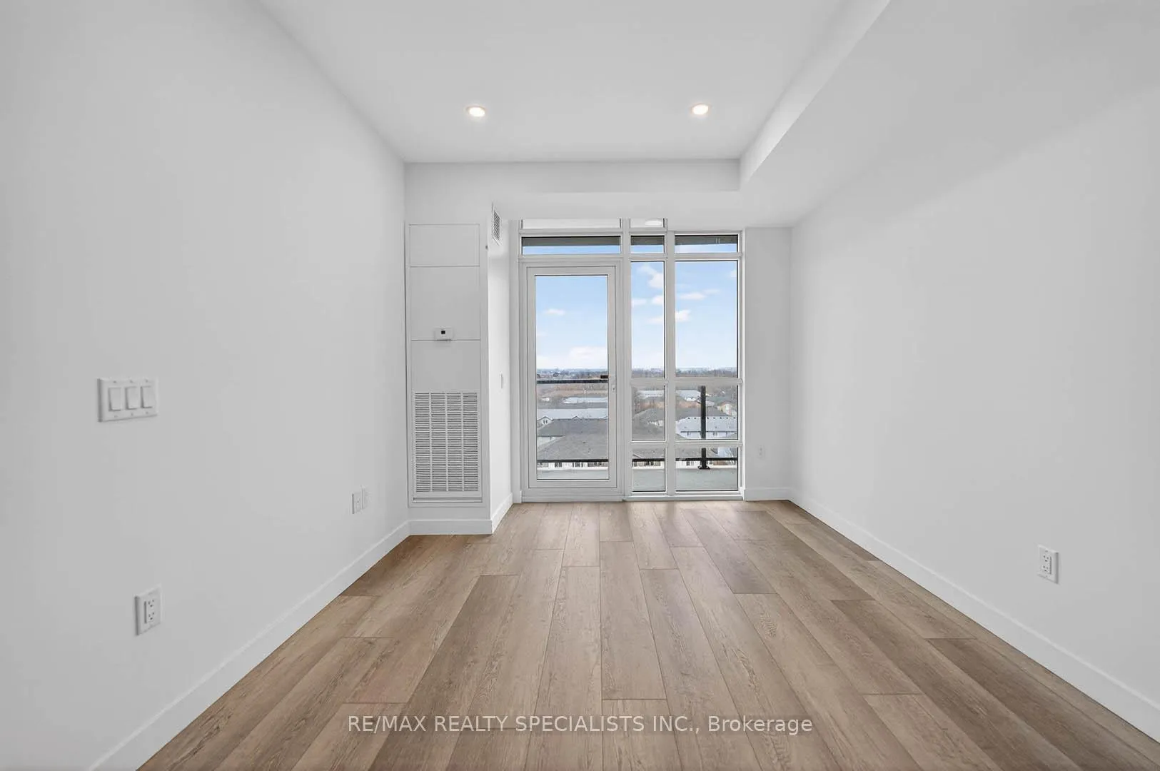 Photo 5 of Unit 701, 461 Green Road, Hamilton, Stoney Creek — HOMEH