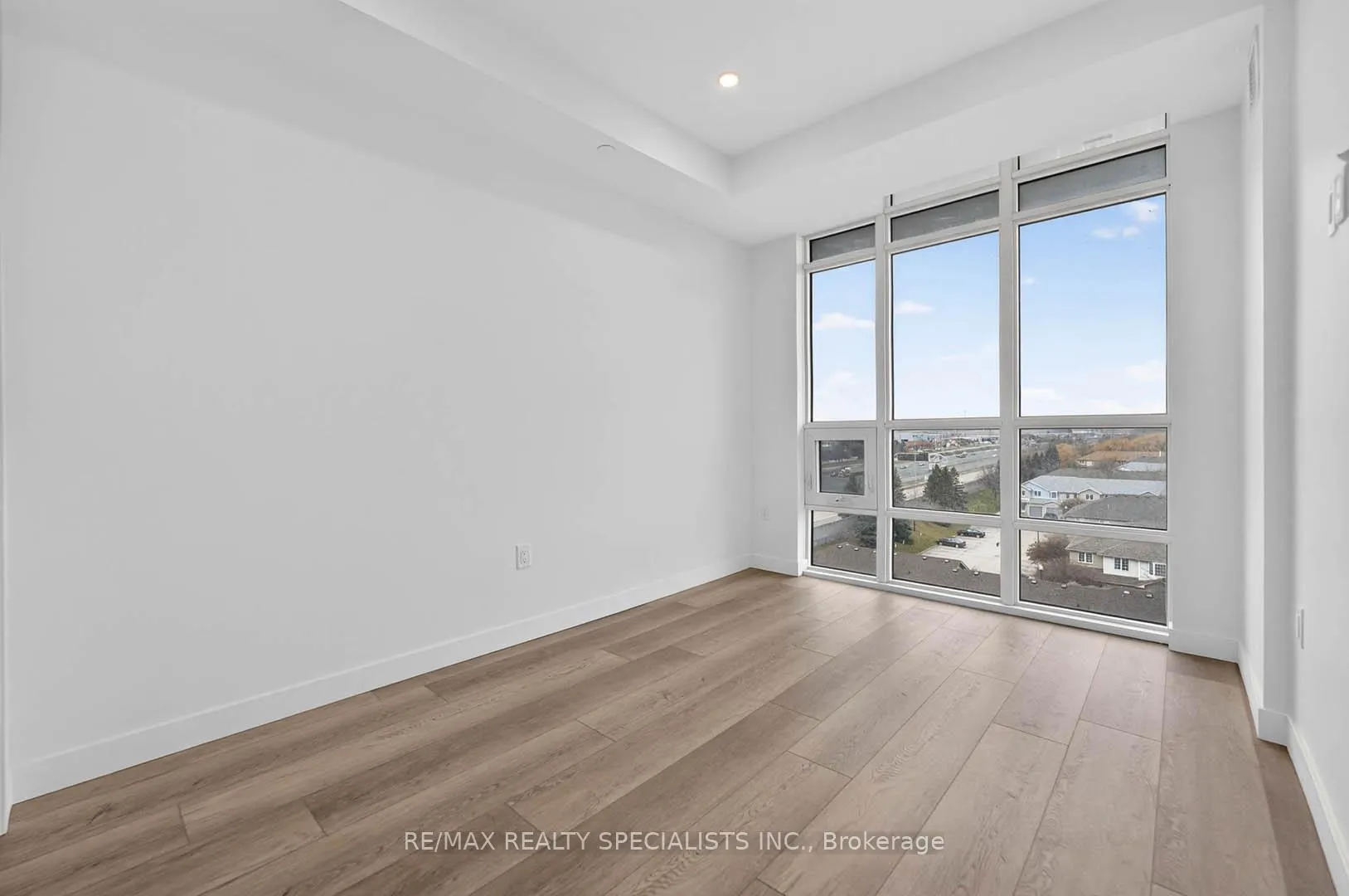 Photo 14 of Unit 701, 461 Green Road, Hamilton, Stoney Creek — HOMEH