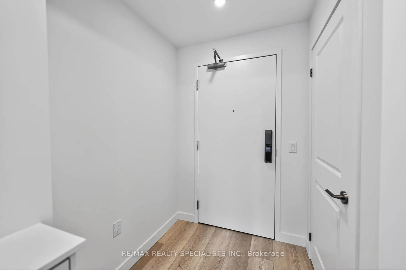 Photo 29 of Unit 701, 461 Green Road, Hamilton, Stoney Creek — HOMEH