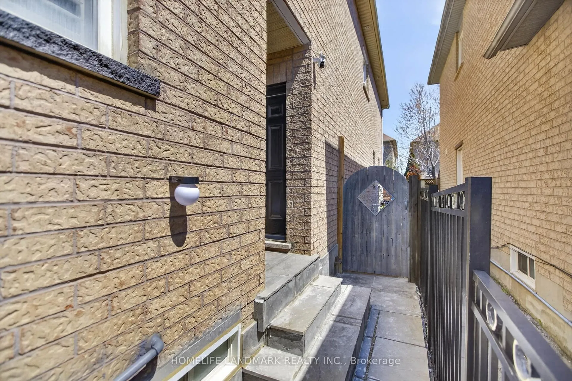 Photo 25 of 61 Bashir Street, Vaughan, Vellore Village — HOMEH