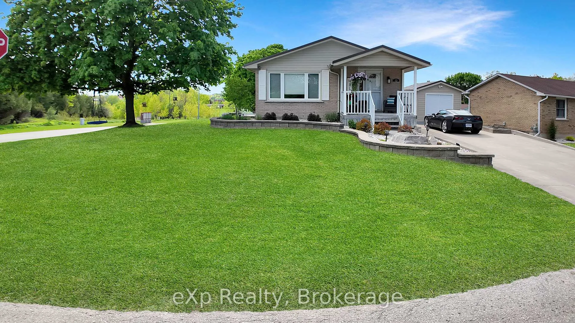 Photo 4 of 12 Karin Crescent, Brockton — HOMEH