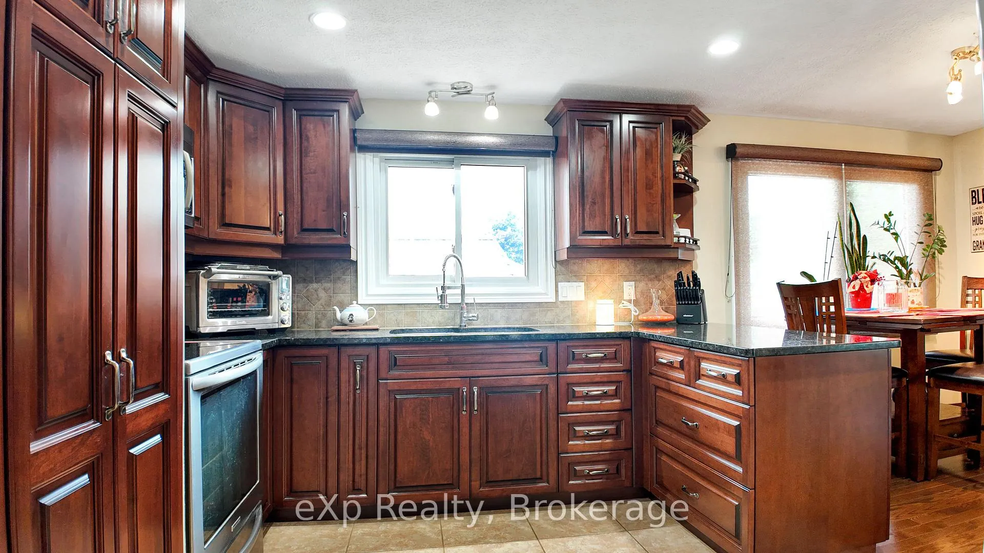 Photo 8 of 12 Karin Crescent, Brockton — HOMEH